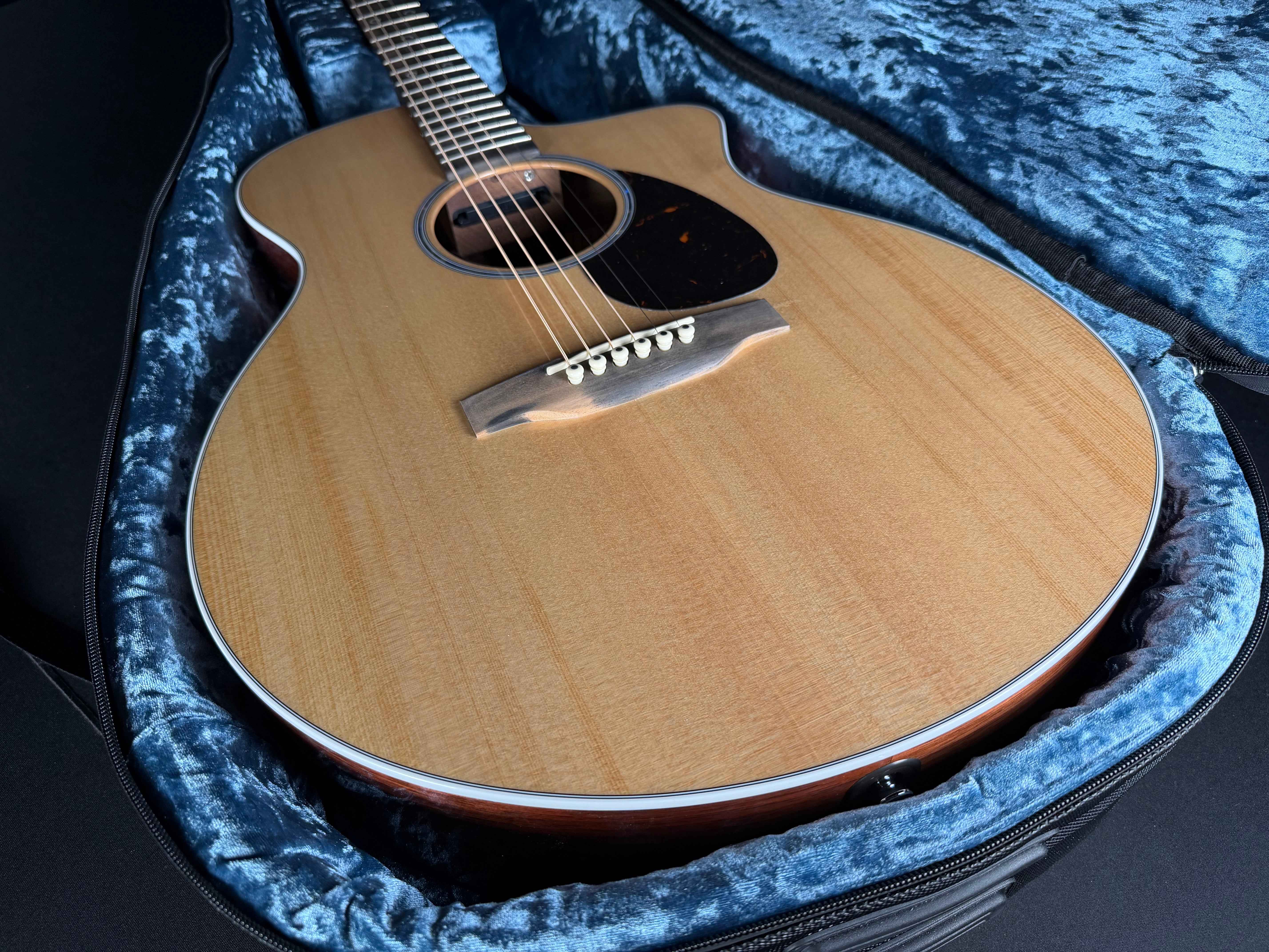 Martin SC-13E Modern w/Soft Case Natural - Metronome Music Inc.