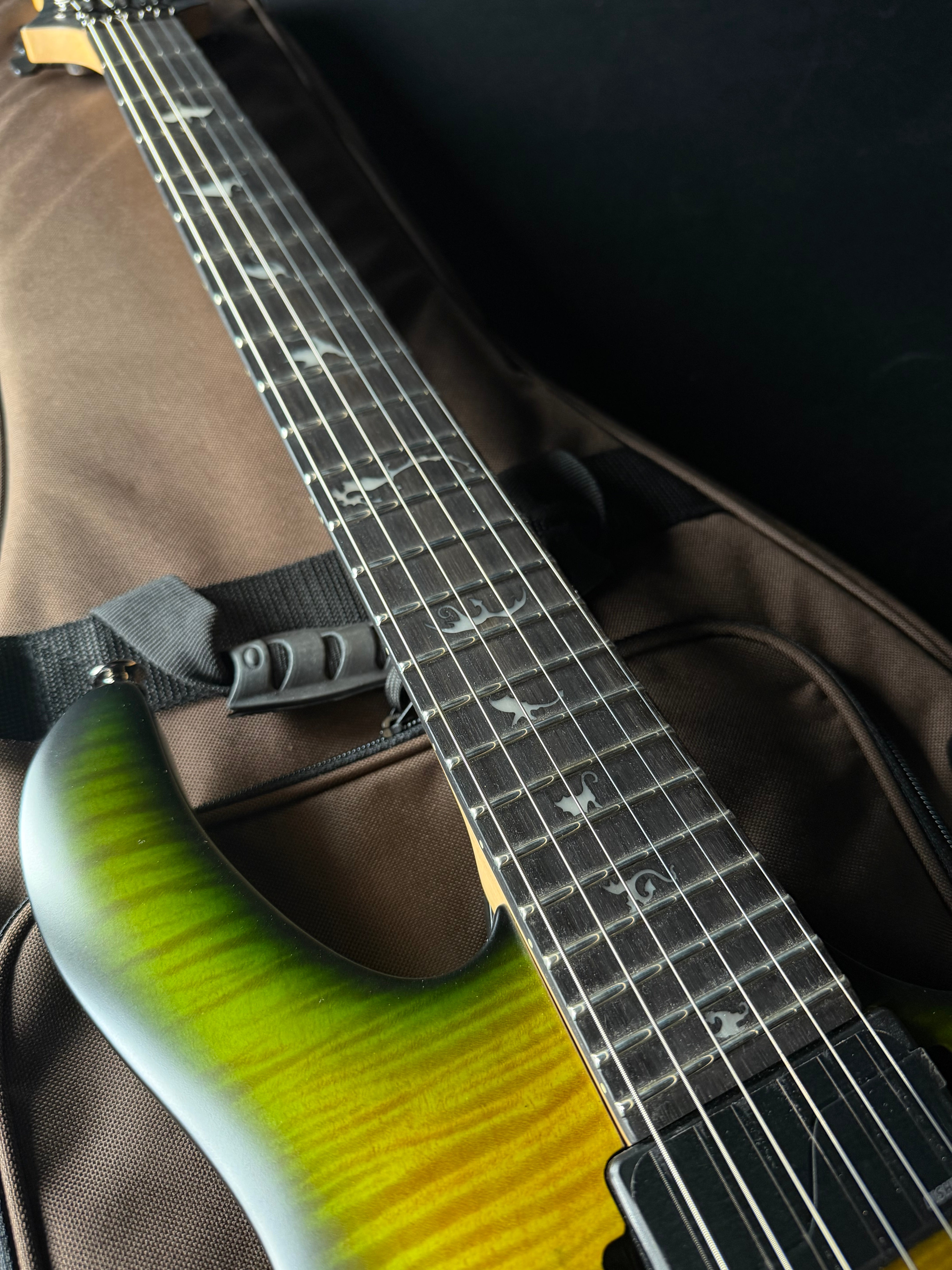 PRS SE Chleo - Mantis Burst - Metronome Music Inc.
