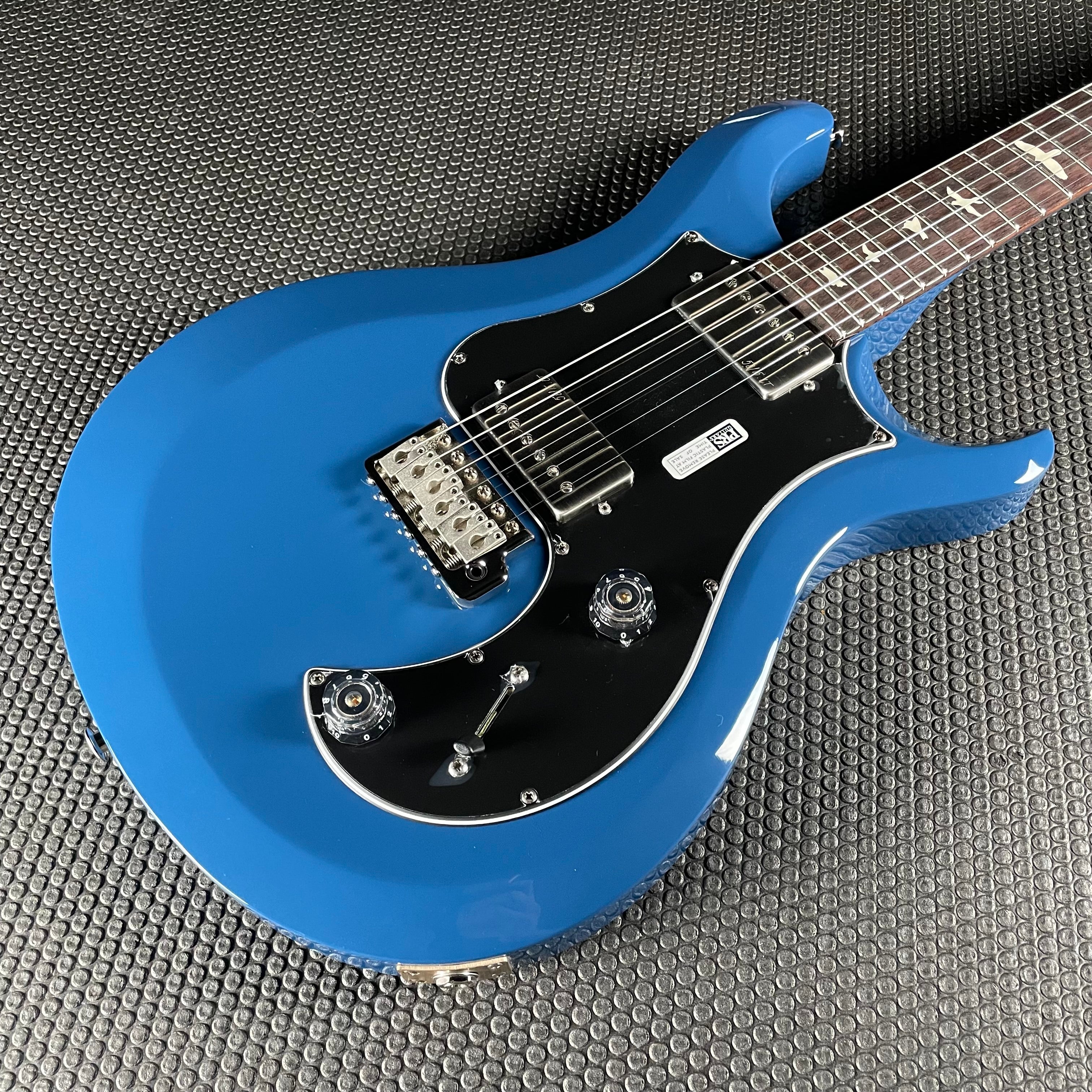 PRS S2 Standard 22 w/Gig Bag - Space Blue - Metronome Music Inc.