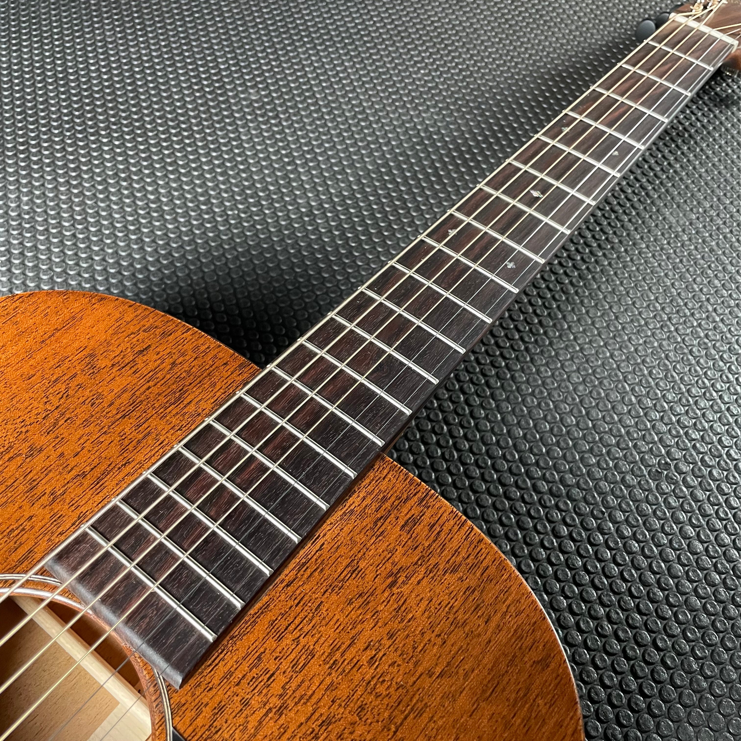 Martin 15 Series 00-15M w/Softshell Case, Mahogany - Satin - Metronome Music Inc.