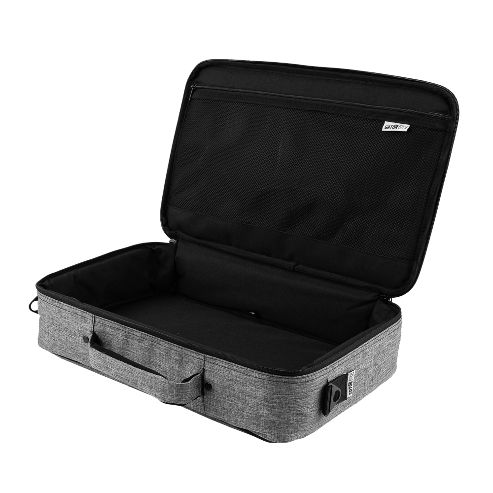 Vertex Travel Lite 17″ x 10″ Pedalboard w/ Bag - Metronome Music Inc.