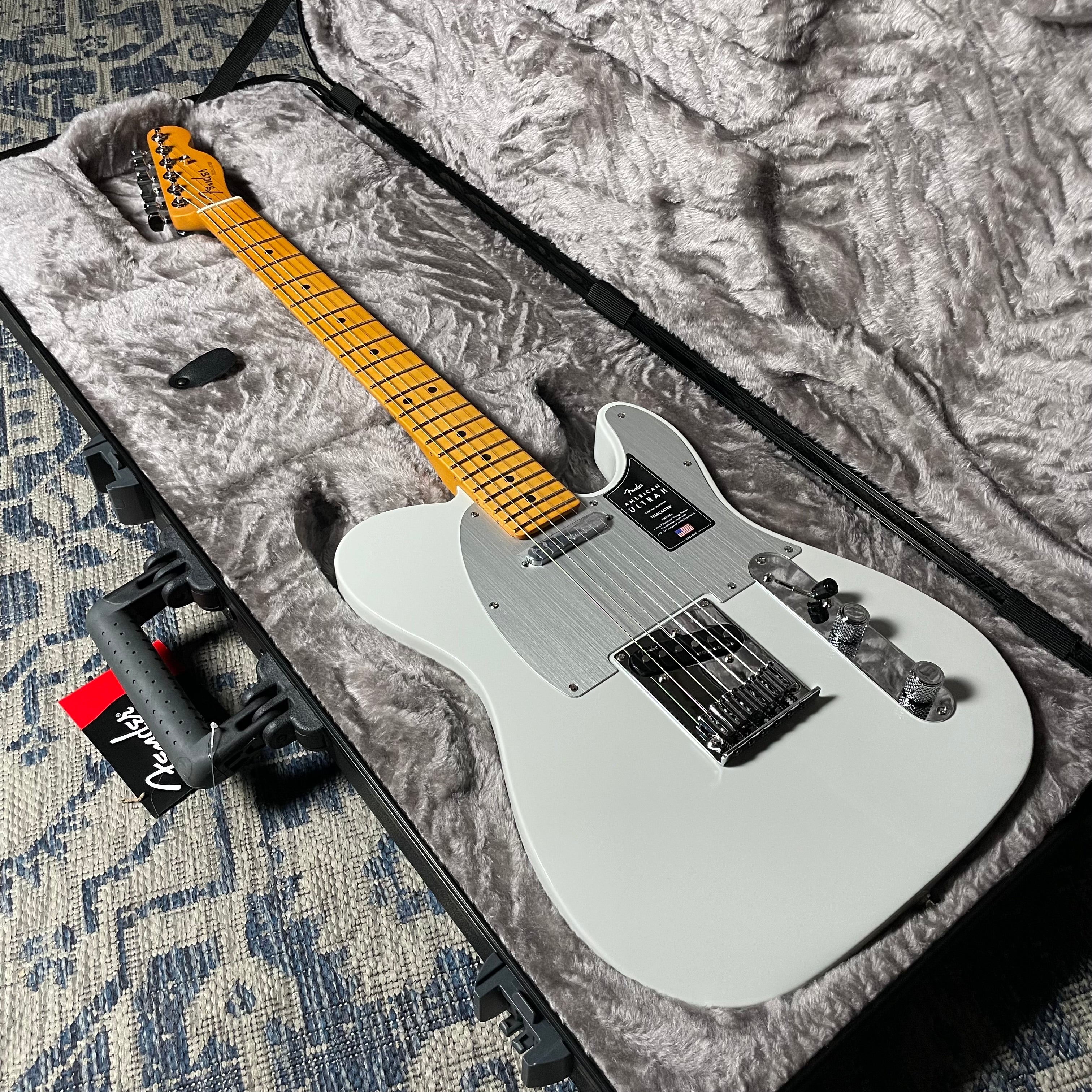 Fender American Ultra II Telecaster, Maple- Avalanche (7lbs 5oz) - Metronome Music Inc.