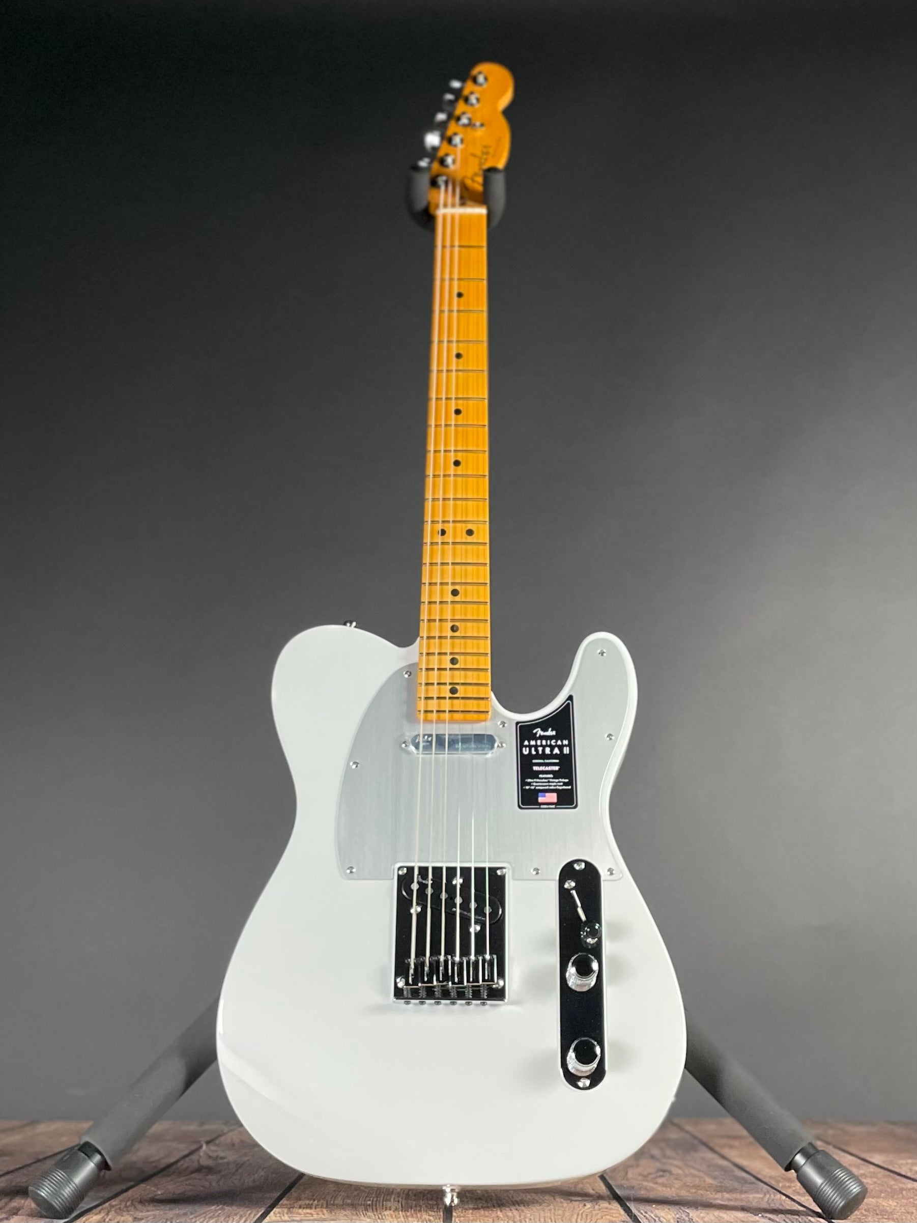 Fender American Ultra II Telecaster, Maple- Avalanche (7lbs 5oz) - Metronome Music Inc.