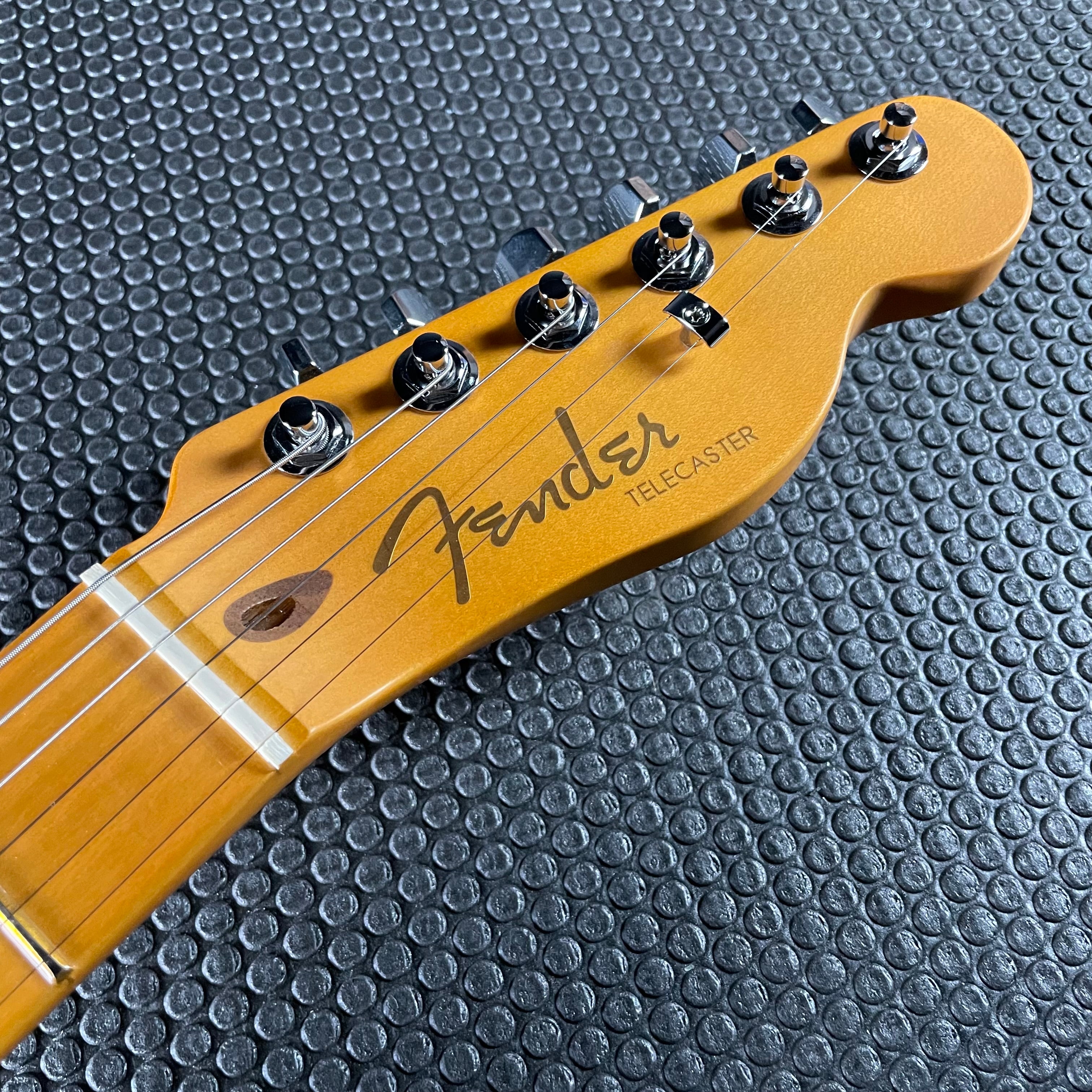 Fender American Ultra II Telecaster, Maple- Avalanche (7lbs 5oz) - Metronome Music Inc.