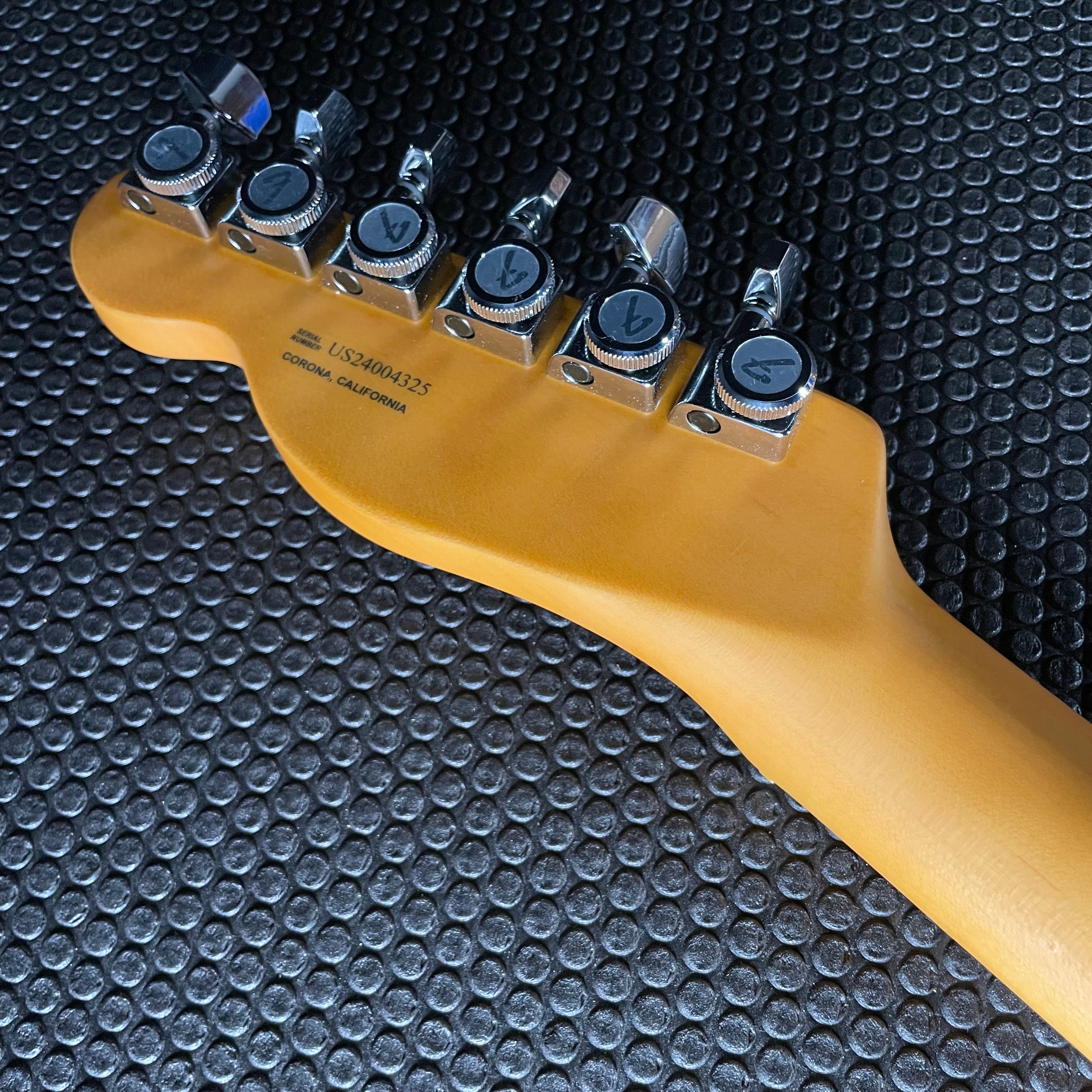 Fender American Ultra II Telecaster, Maple- Avalanche (7lbs 5oz) - Metronome Music Inc.