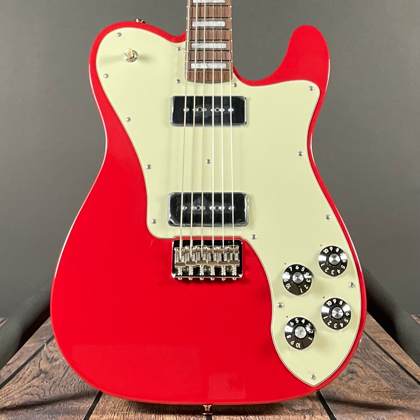 Fender Chris Shiflett Cleaver Telecaster Deluxe - Dakota Red (7lbs 13oz) - Metronome Music Inc.