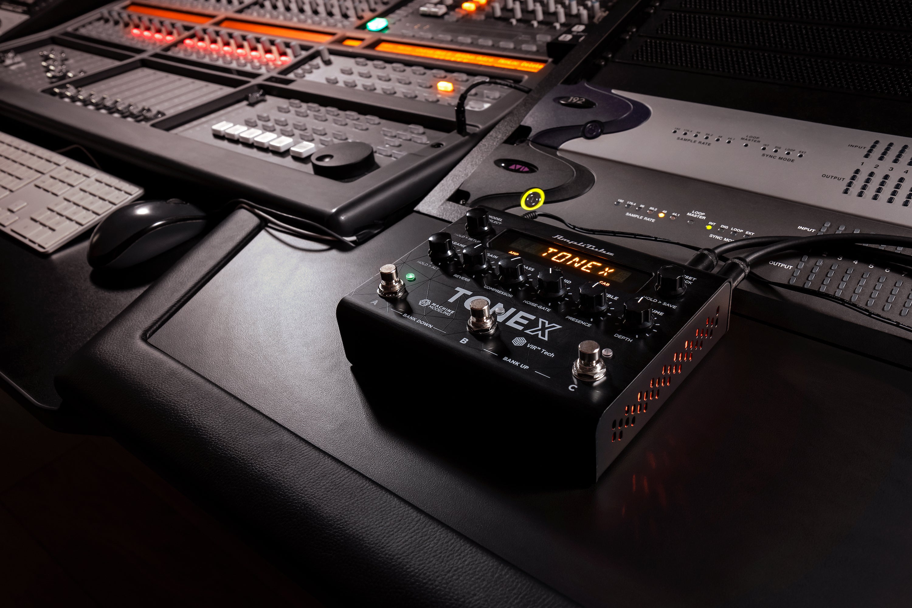 IK Multimedia TONEX Pedal Amplifier/Cabinet/Pedal Modeler - Metronome Music Inc.