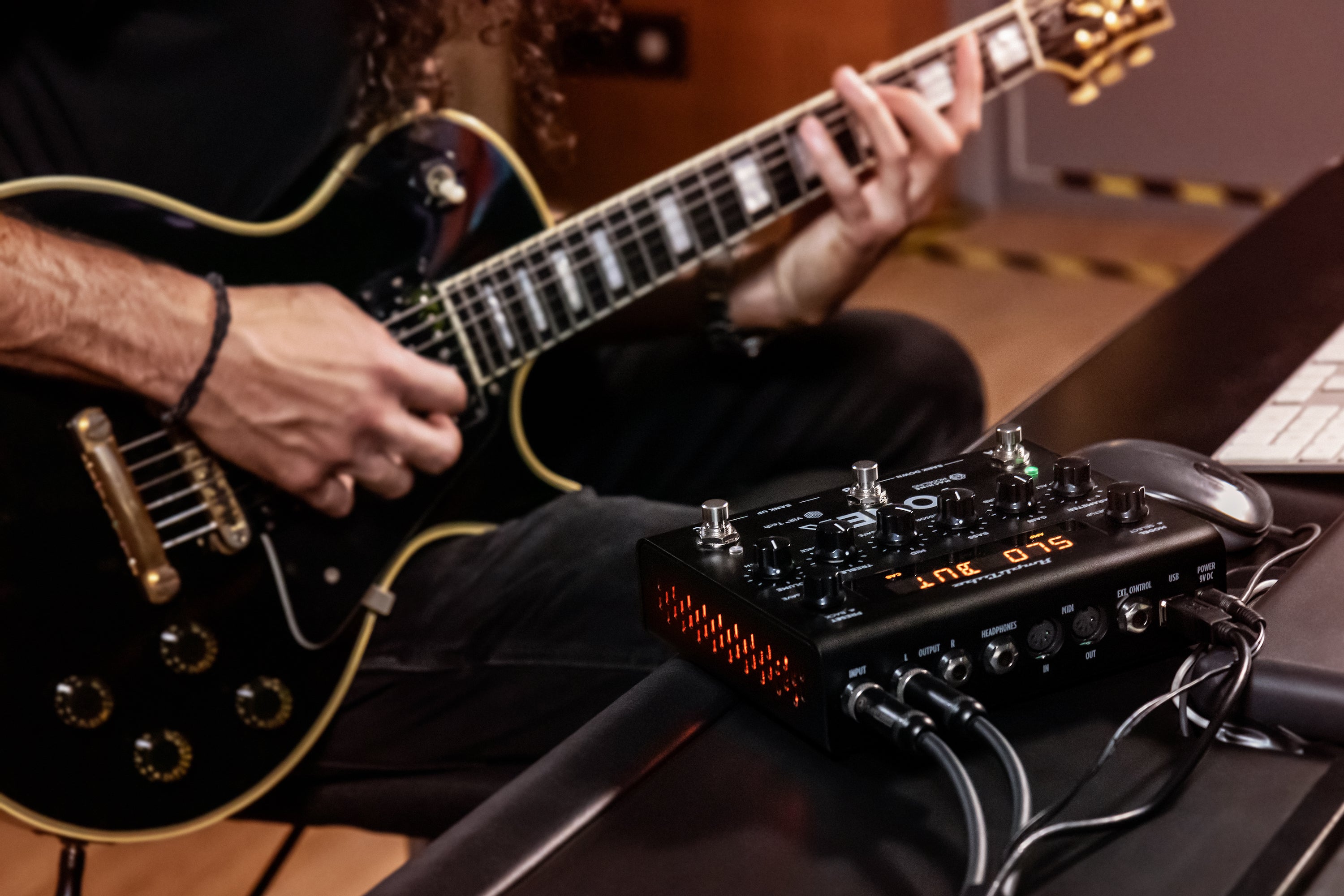 IK Multimedia TONEX Pedal Amplifier/Cabinet/Pedal Modeler - Metronome Music Inc.