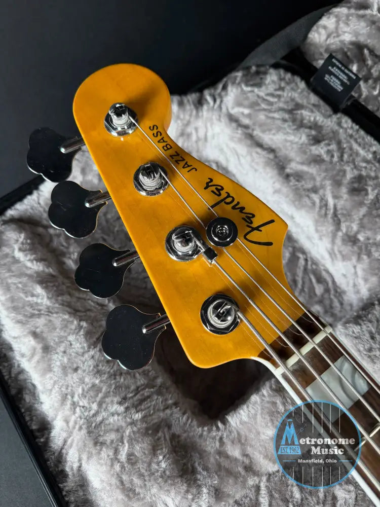Fender American Ultra Jazz Bass (2022) w/OHSC - Arctic Pearl (Used) - Metronome Music