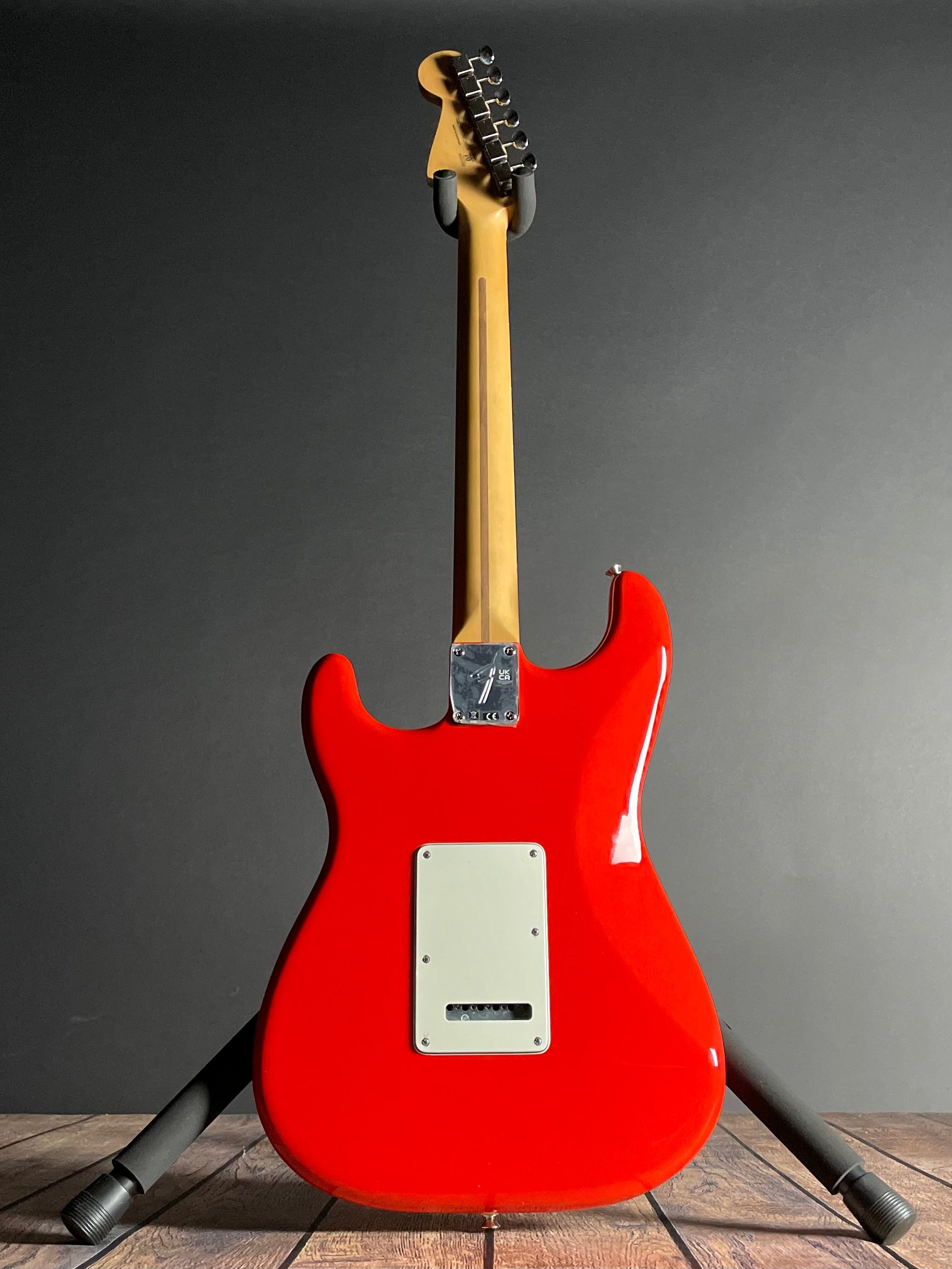 Fender Player II Stratocaster, Rosewood- Coral Red (6lbs 9oz) - Metronome Music Inc.