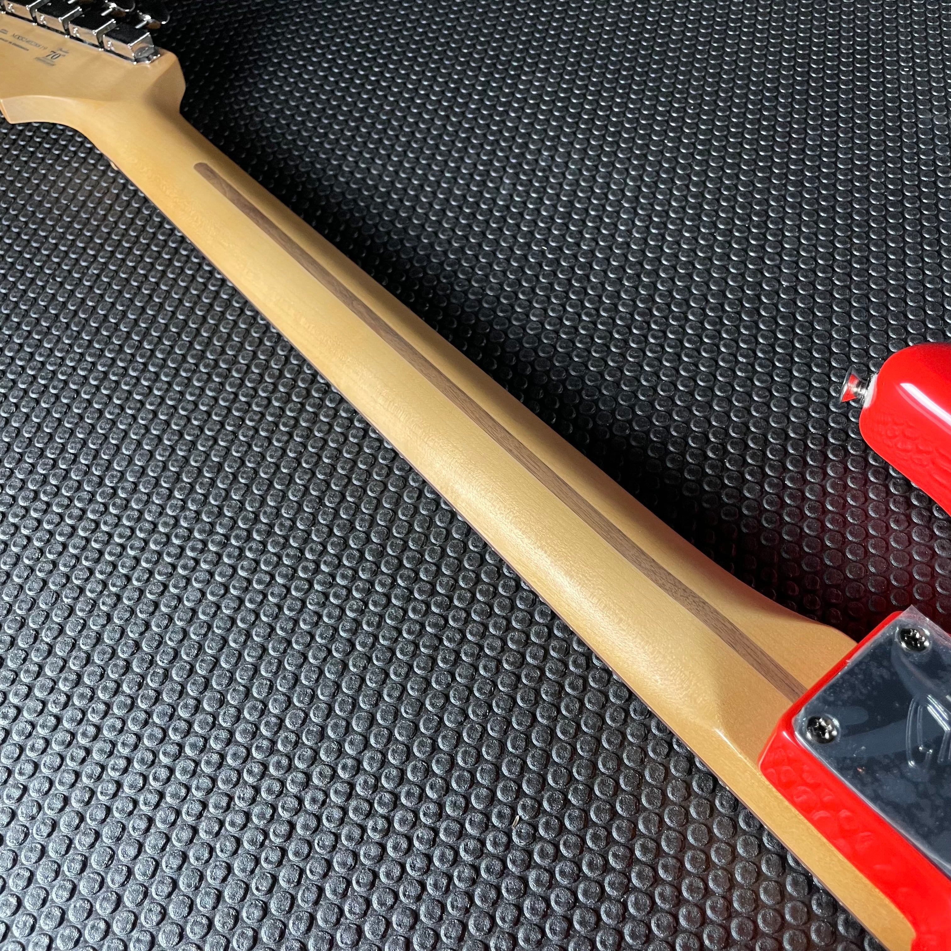 Fender Player II Stratocaster, Rosewood- Coral Red (6lbs 9oz) - Metronome Music Inc.