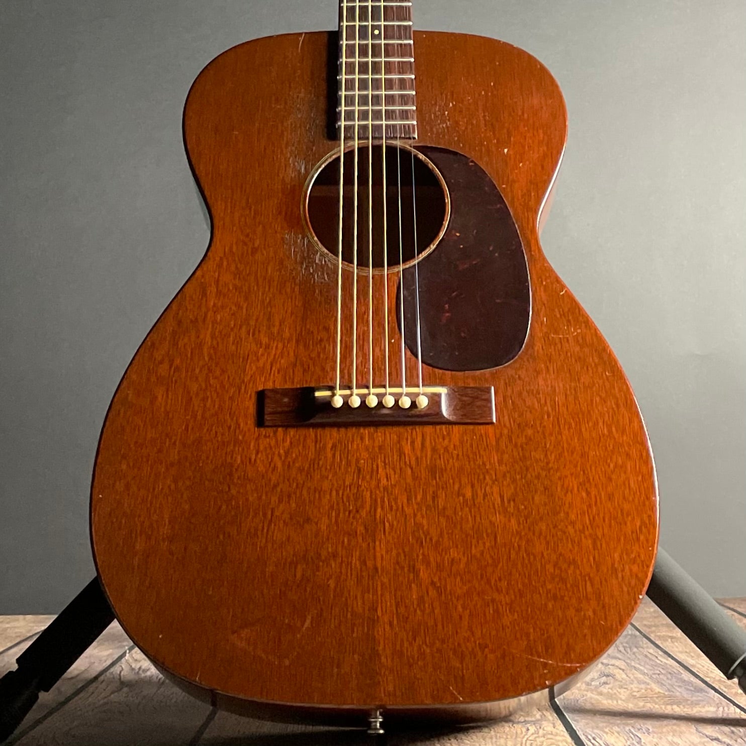 C.F. Martin 00-17 Flat Top Acoustic w/Chipboard Case (1949) - Metronome Music Inc.
