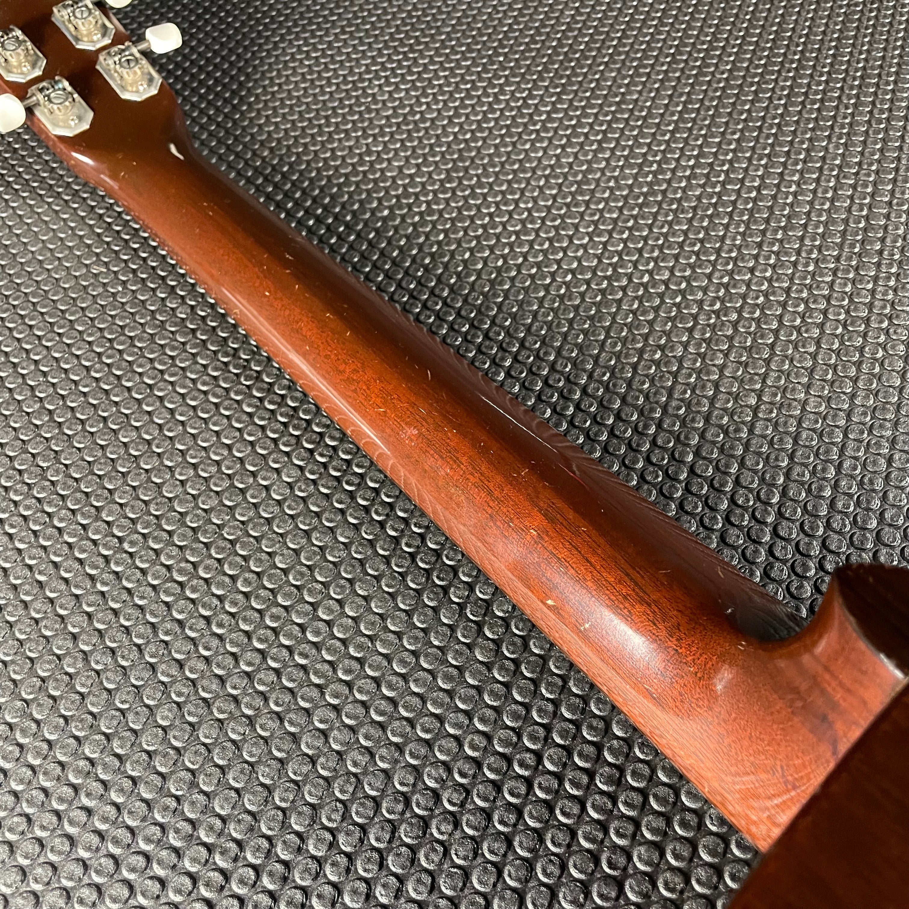 C.F. Martin 00-17 Flat Top Acoustic w/Chipboard Case (1949) - Metronome Music Inc.