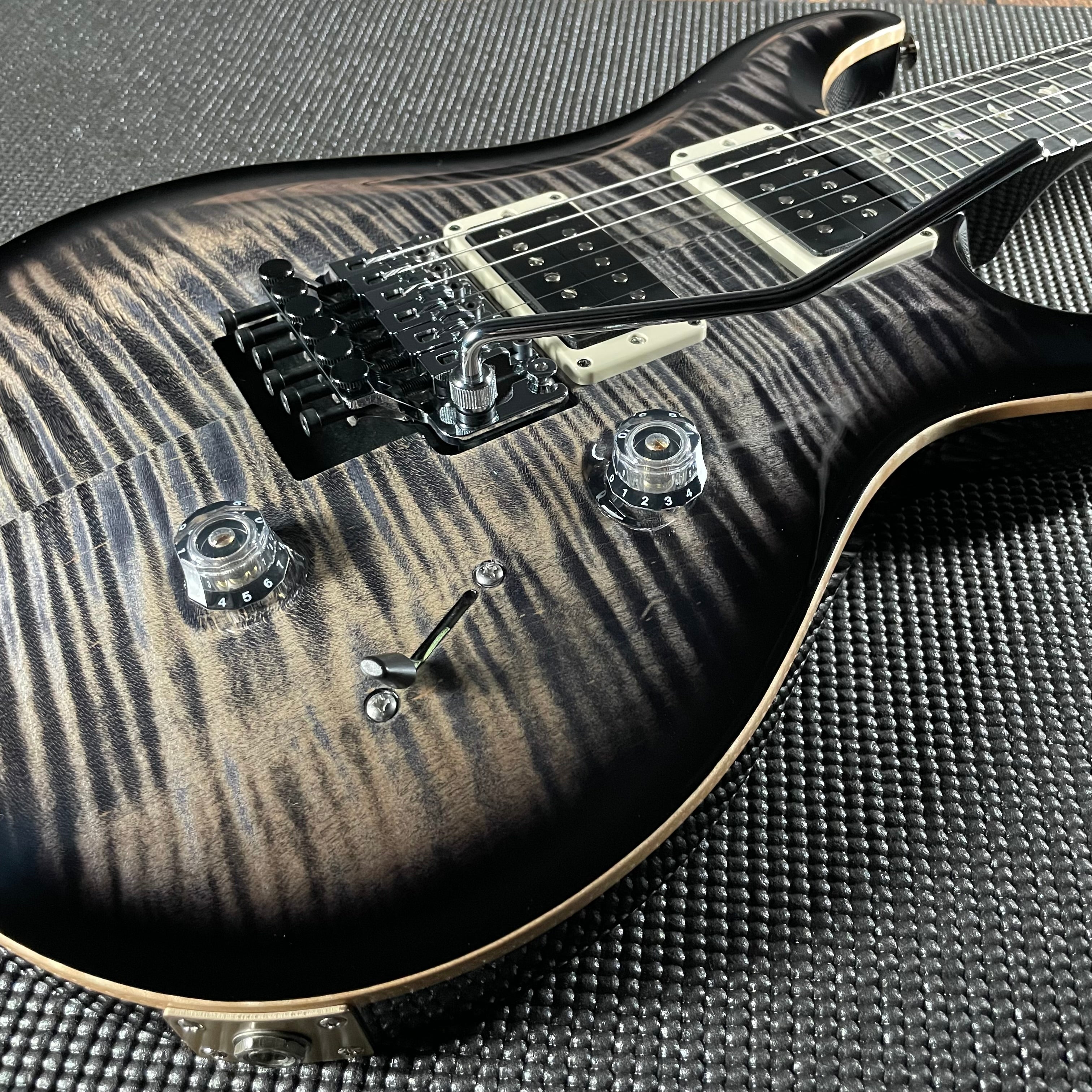 Paul Reed Smith, PRS Core Custom 24 Floyd, 10-Top- Charcoal Burst (0374458) - Metronome Music Inc.
