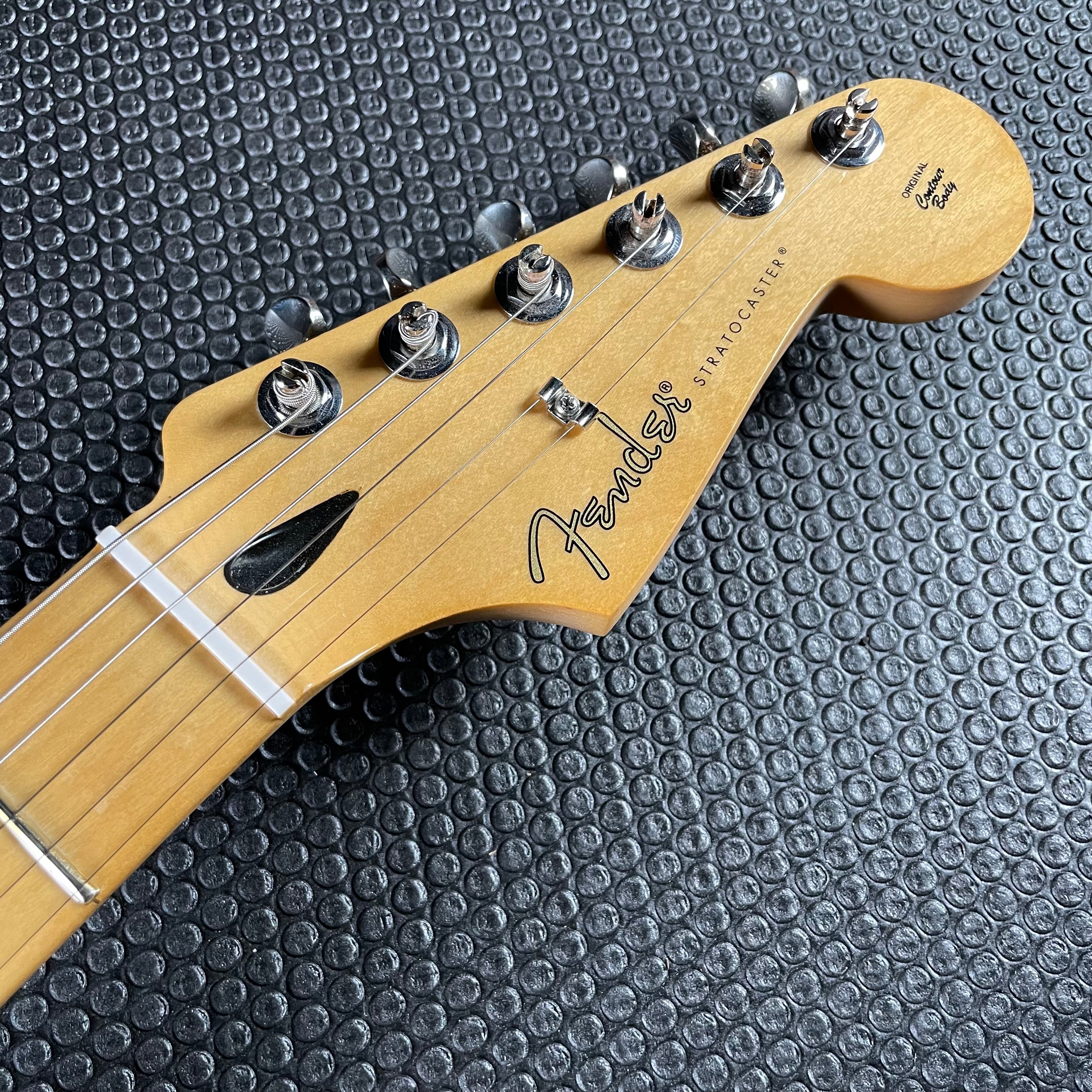 Fender Player II Stratocaster, Maple- Hialeah Yellow (7lbs 12oz) - Metronome Music Inc.