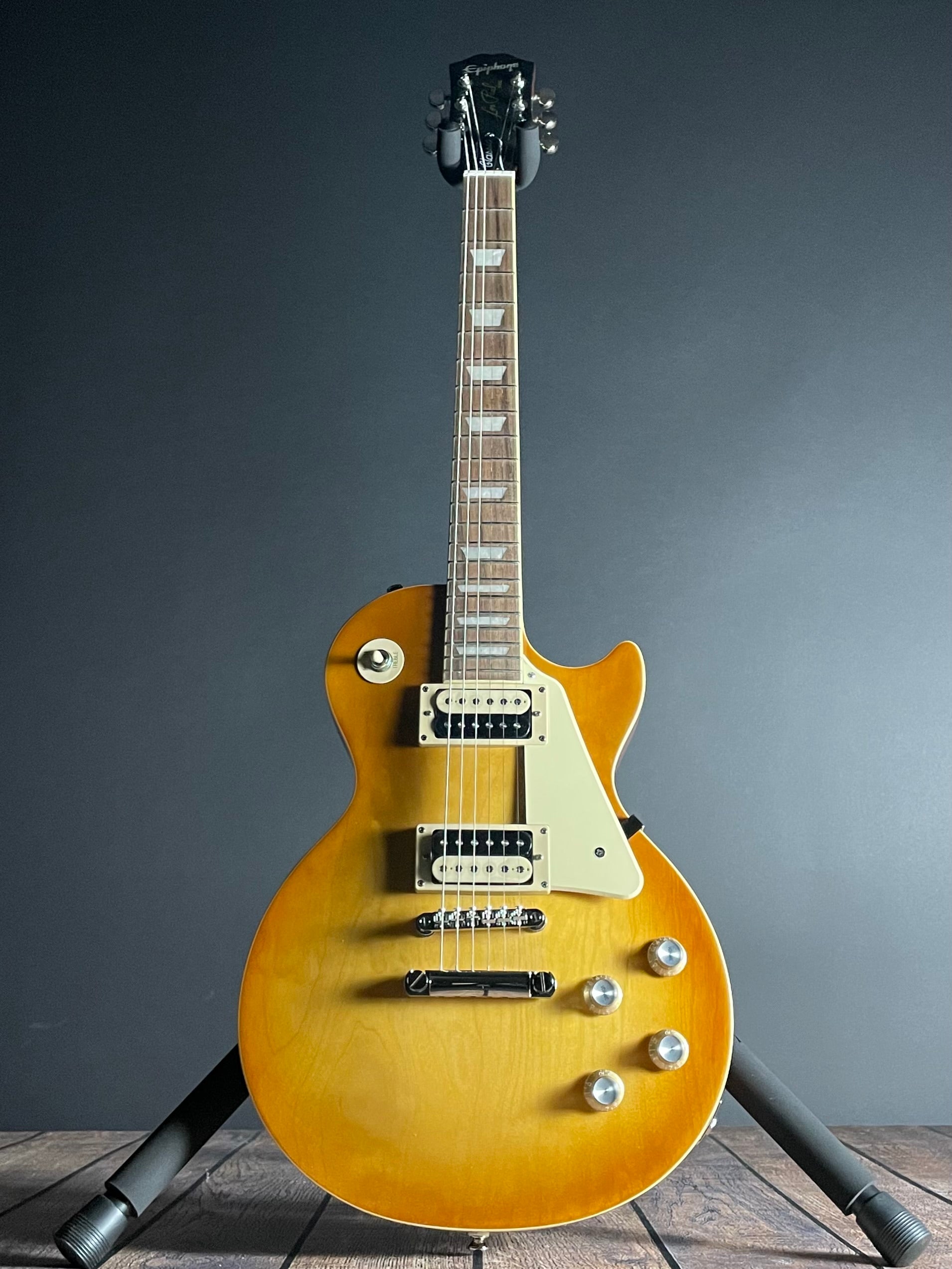 Epiphone Les Paul Classic- Honeyburst (8lbs 8oz) - Metronome Music Inc.