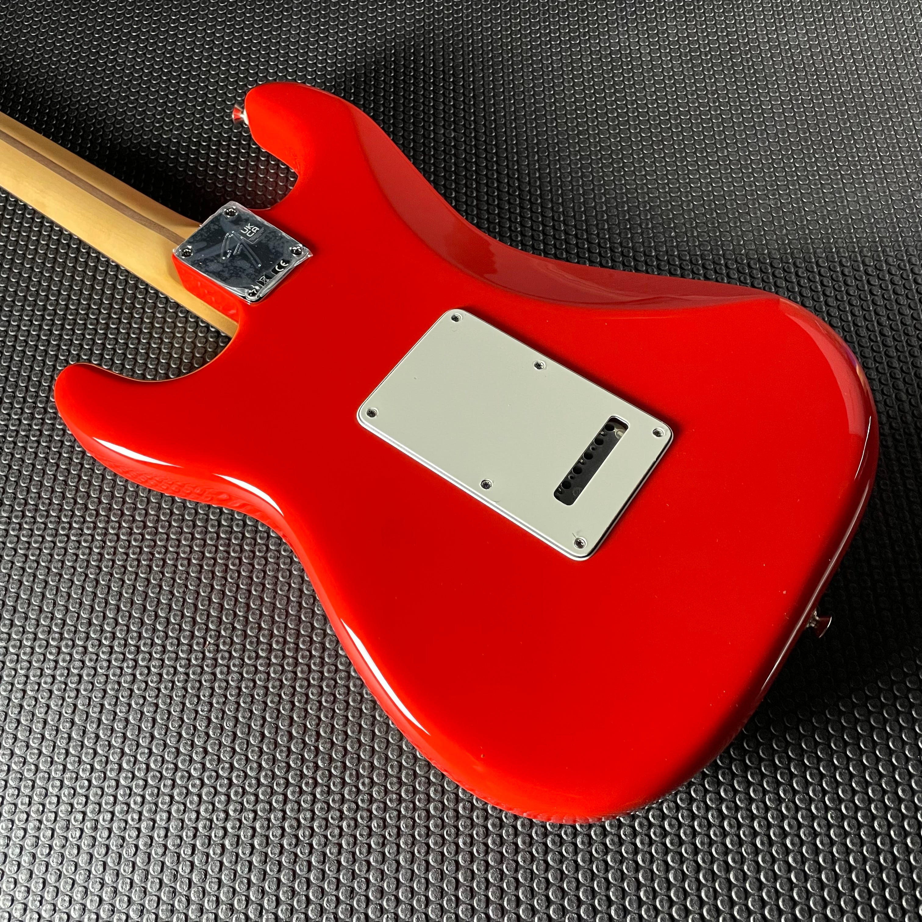 Fender Player II Stratocaster, Rosewood- Coral Red (7lbs 11oz) - Metronome Music Inc.