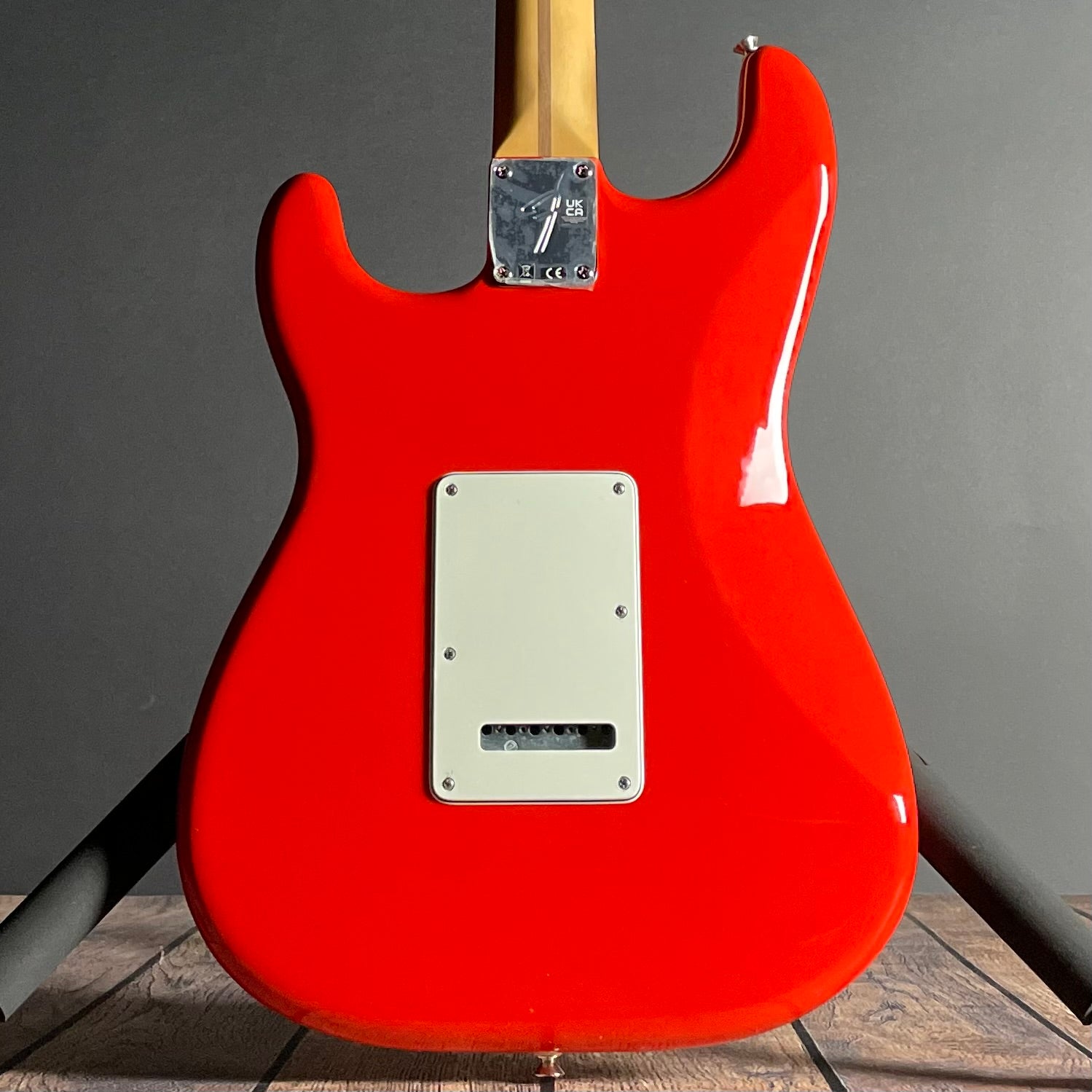 Fender Player II Stratocaster, Rosewood- Coral Red (7lbs 11oz) - Metronome Music Inc.