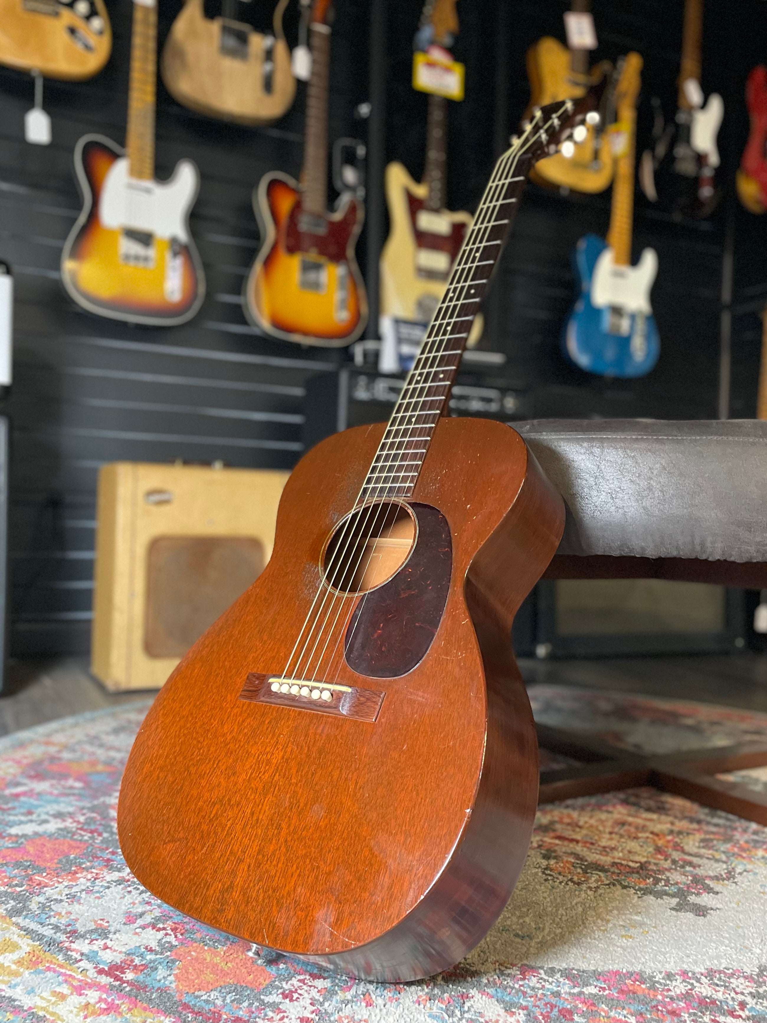 C.F. Martin 00-17 Flat Top Acoustic w/Chipboard Case (1949) - Metronome Music Inc.