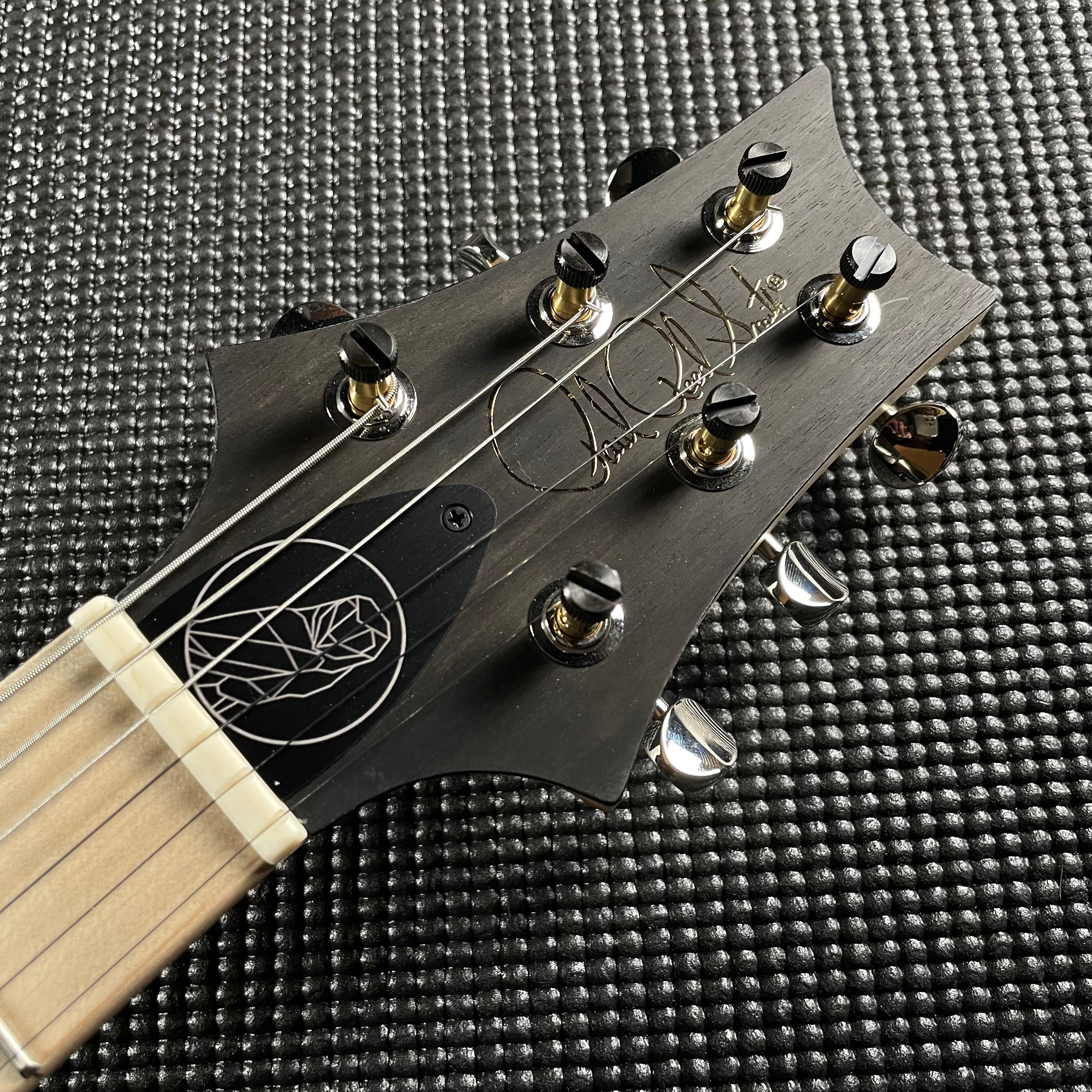 Paul Reed Smith, PRS Myles Kennedy Signature- Black (0376774) - Metronome Music Inc.