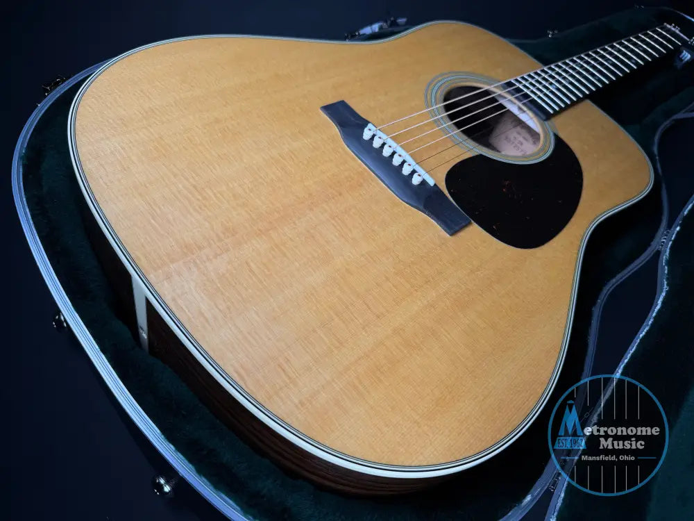 Martin D-28 Standard w/ Hard Case Gloss Natural (2026) - Acoustic Guitar