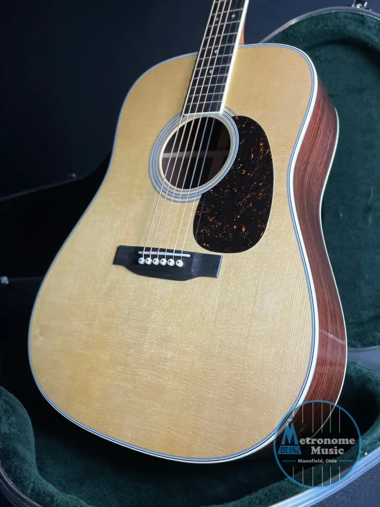 Martin D-35 Standard w/Hardshell Case - Natural (2025) - Metronome Music Inc.