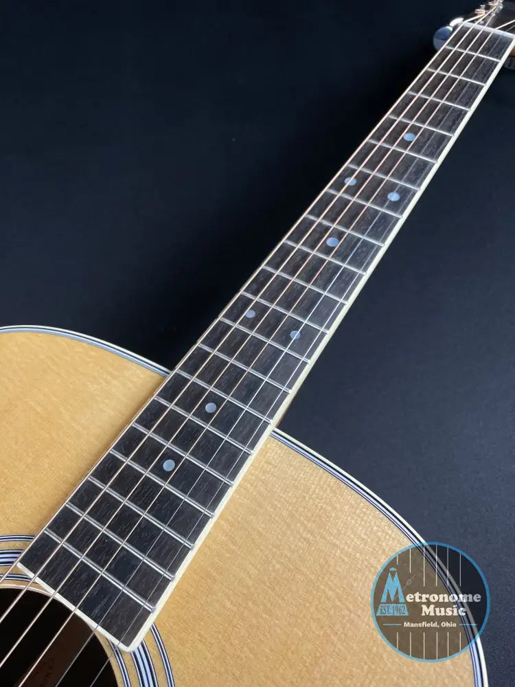 Martin D-35 Standard w/Hardshell Case - Natural (2025) - Metronome Music Inc.