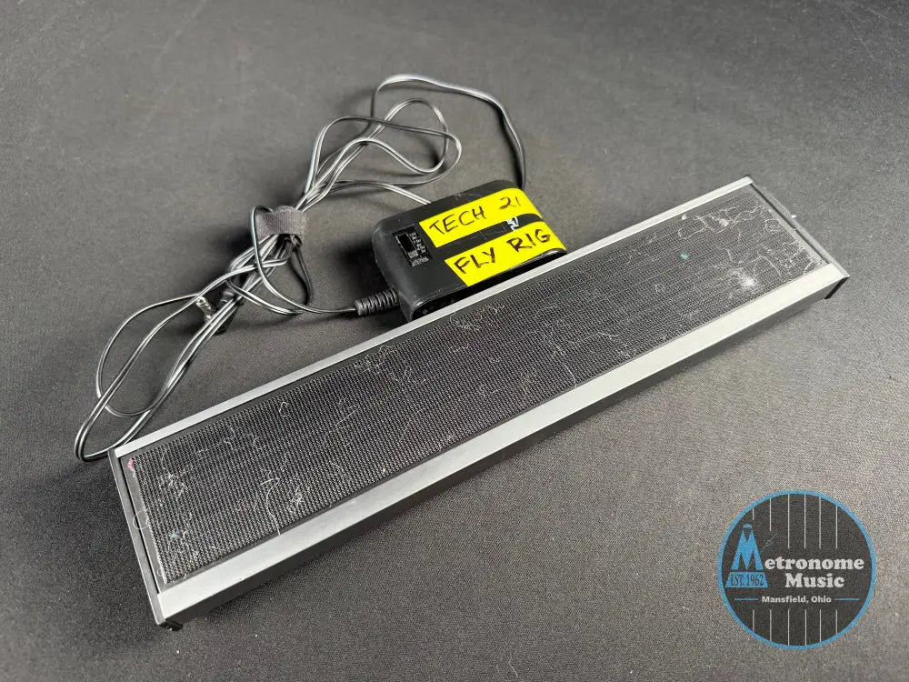 Tech 21 SansAmp Fly Rig 5 w/Power Supply (Used) - Metronome Music