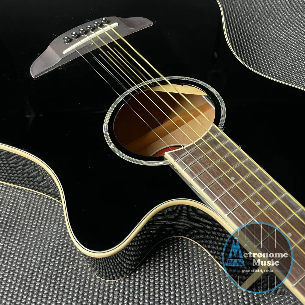 Yamaha APX600 Thinline Acoustic- Black - Metronome Music Inc.