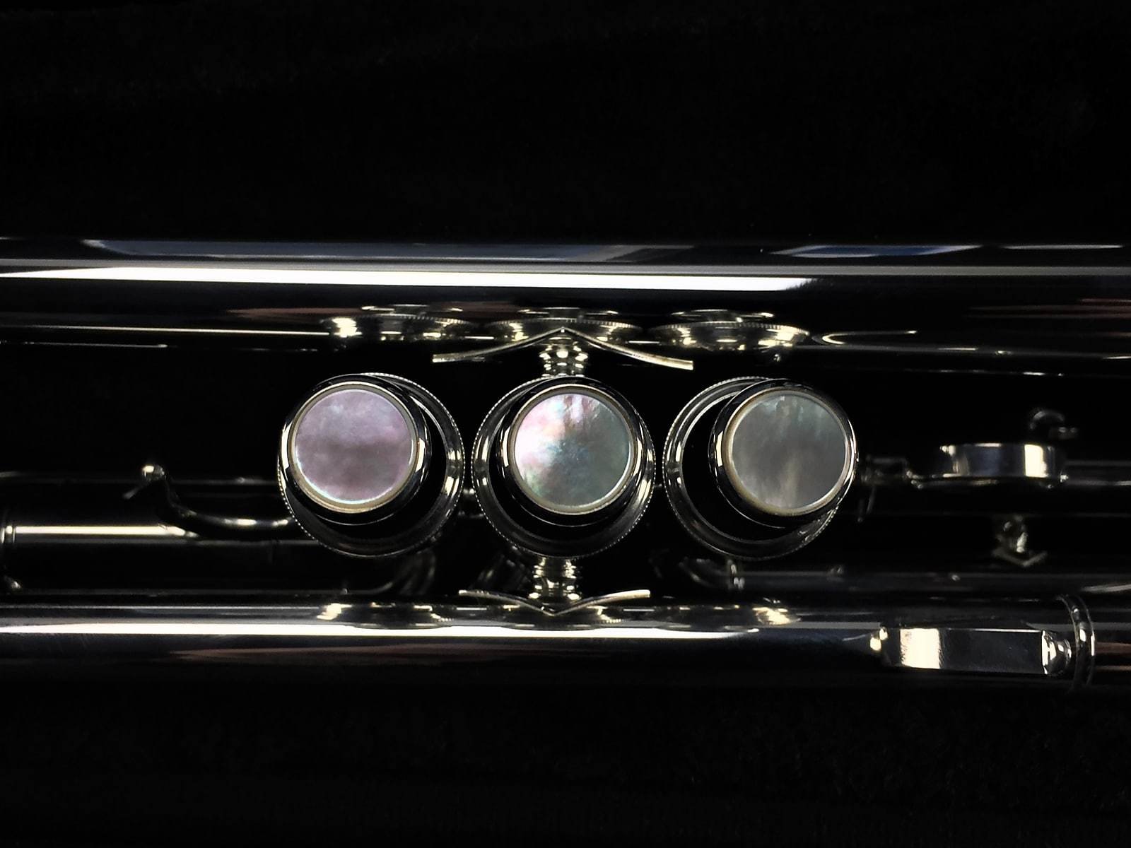 Yamaha YTR-8335IIS Xeno Bb Trumpet, Silver - Metronome Music Inc.