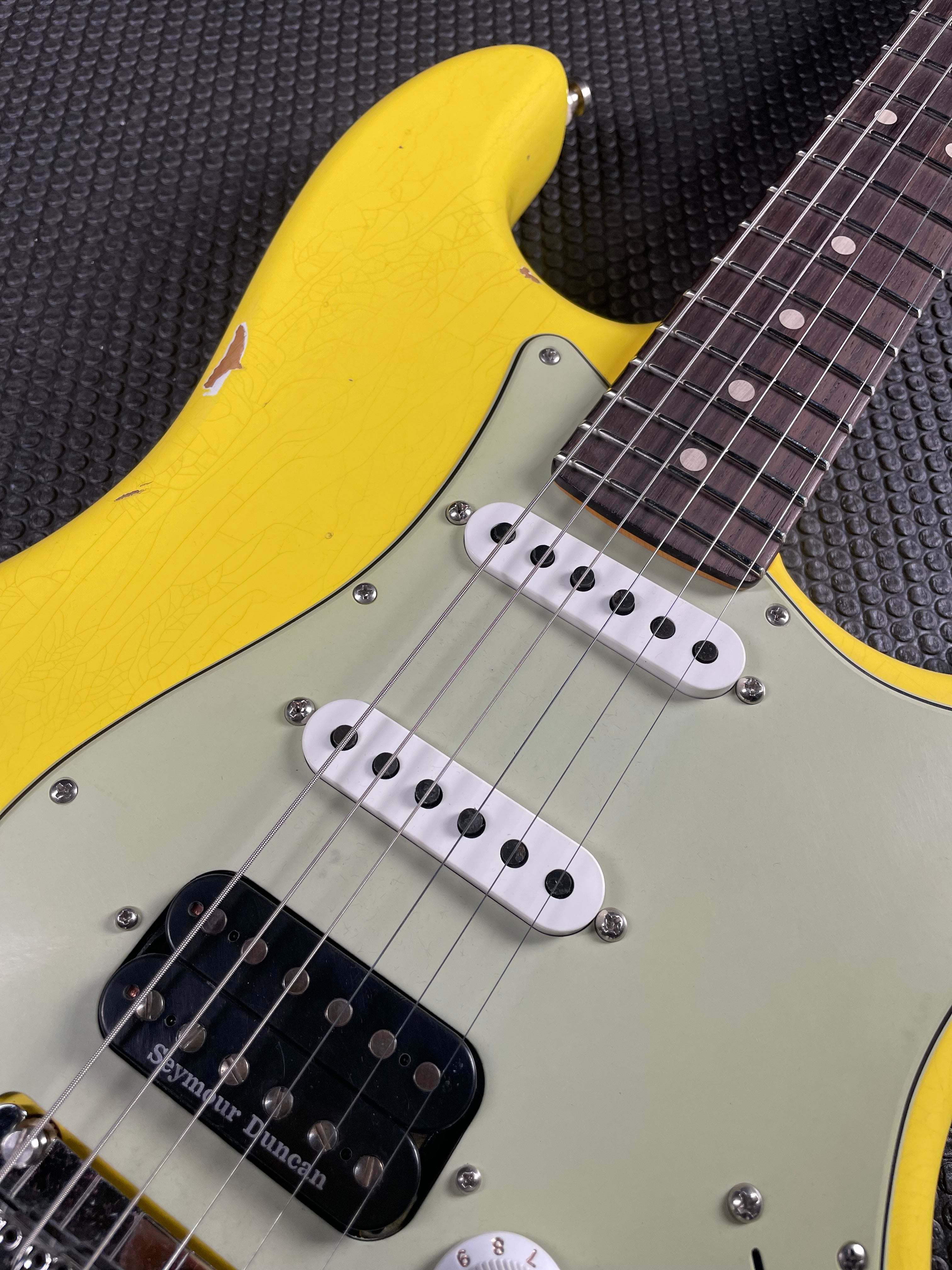 Fender Custom Shop Custom Deluxe Stratocaster HB S-1 - Graffiti Yellow - Metronome Music Inc.