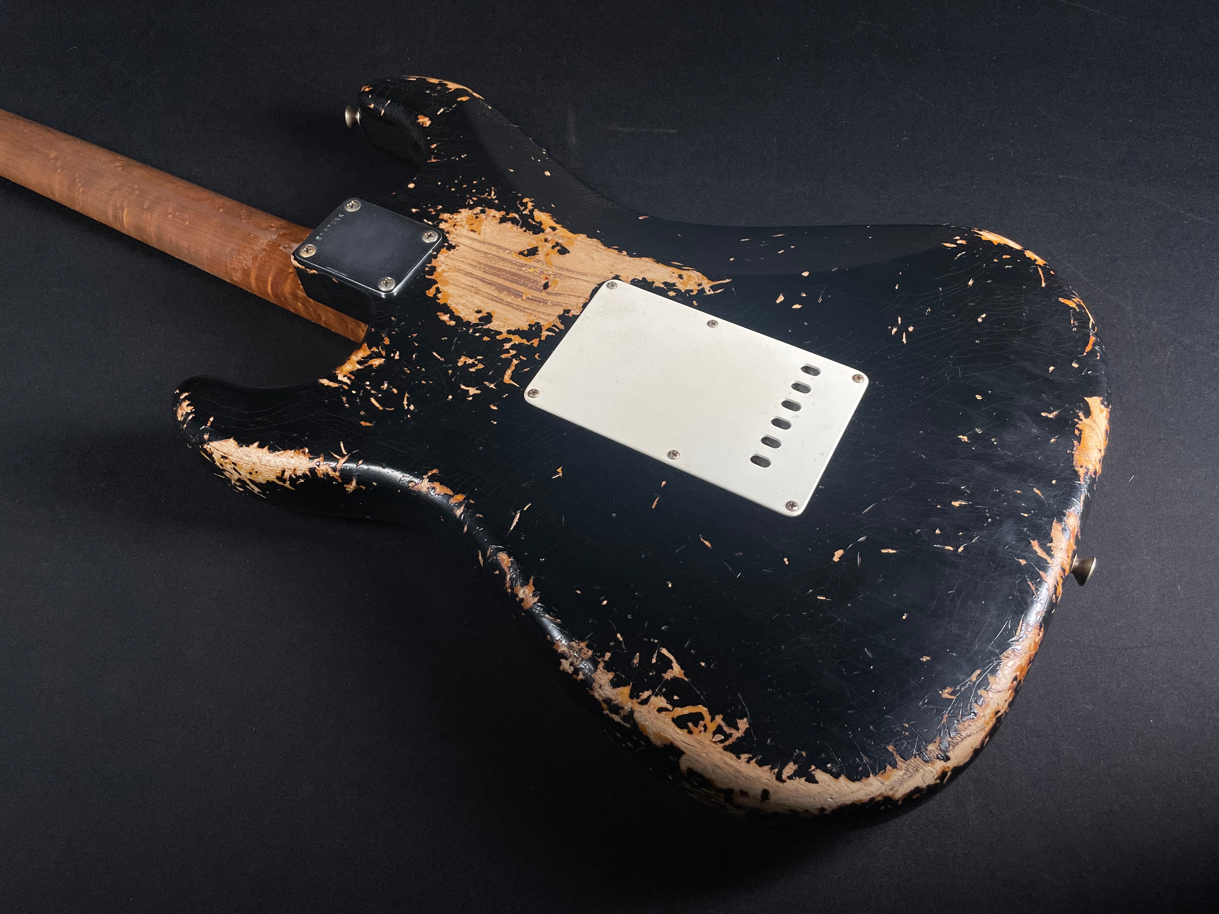 Fender Custom Shop Master Built 50s Stratocaster Heavy Relic Black/Violin Burst - Metronome Music Inc.