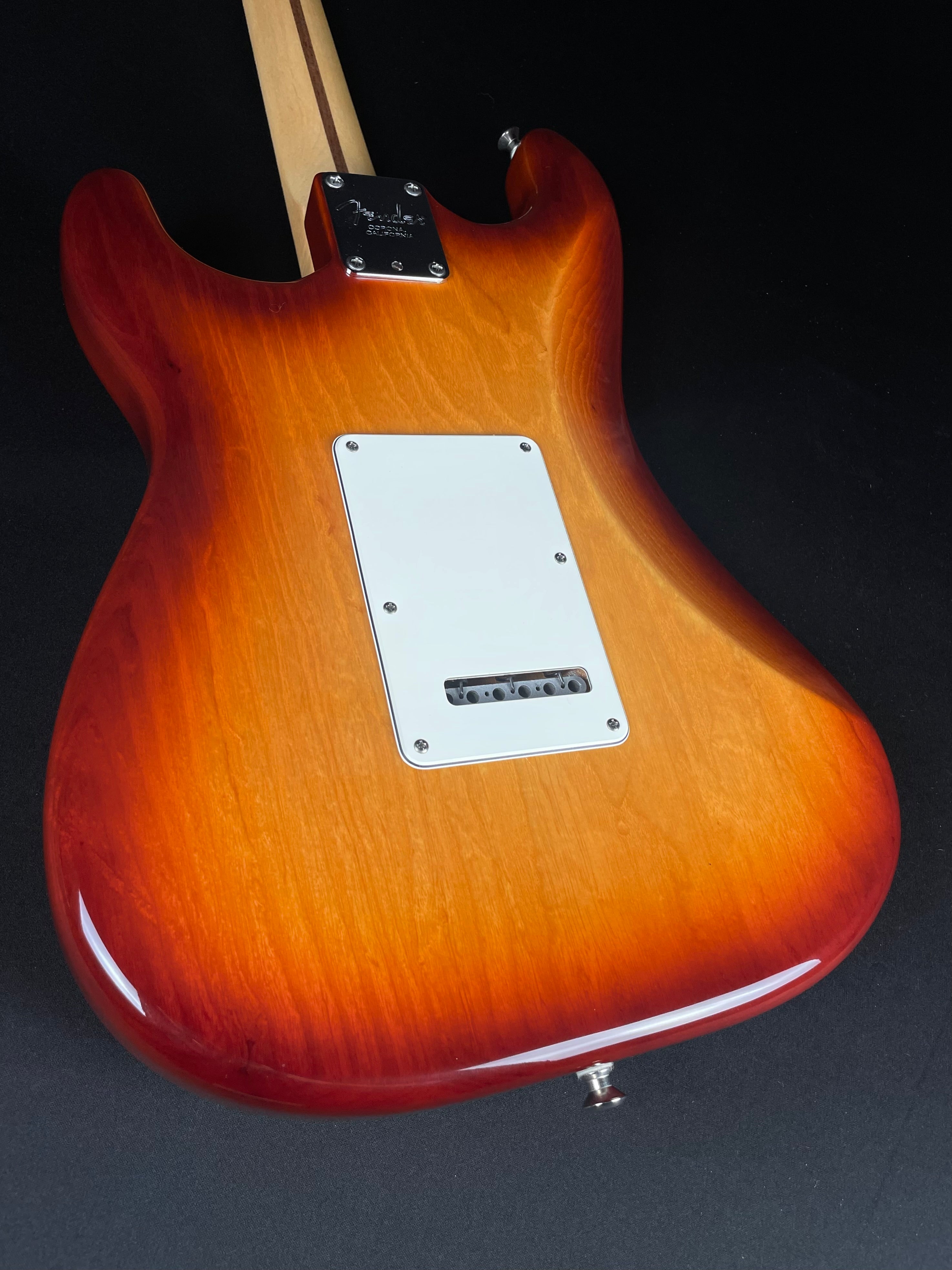 Fender American Pro Stratocaster, Ash w/OHSC - Sienna Sunburst (2016)