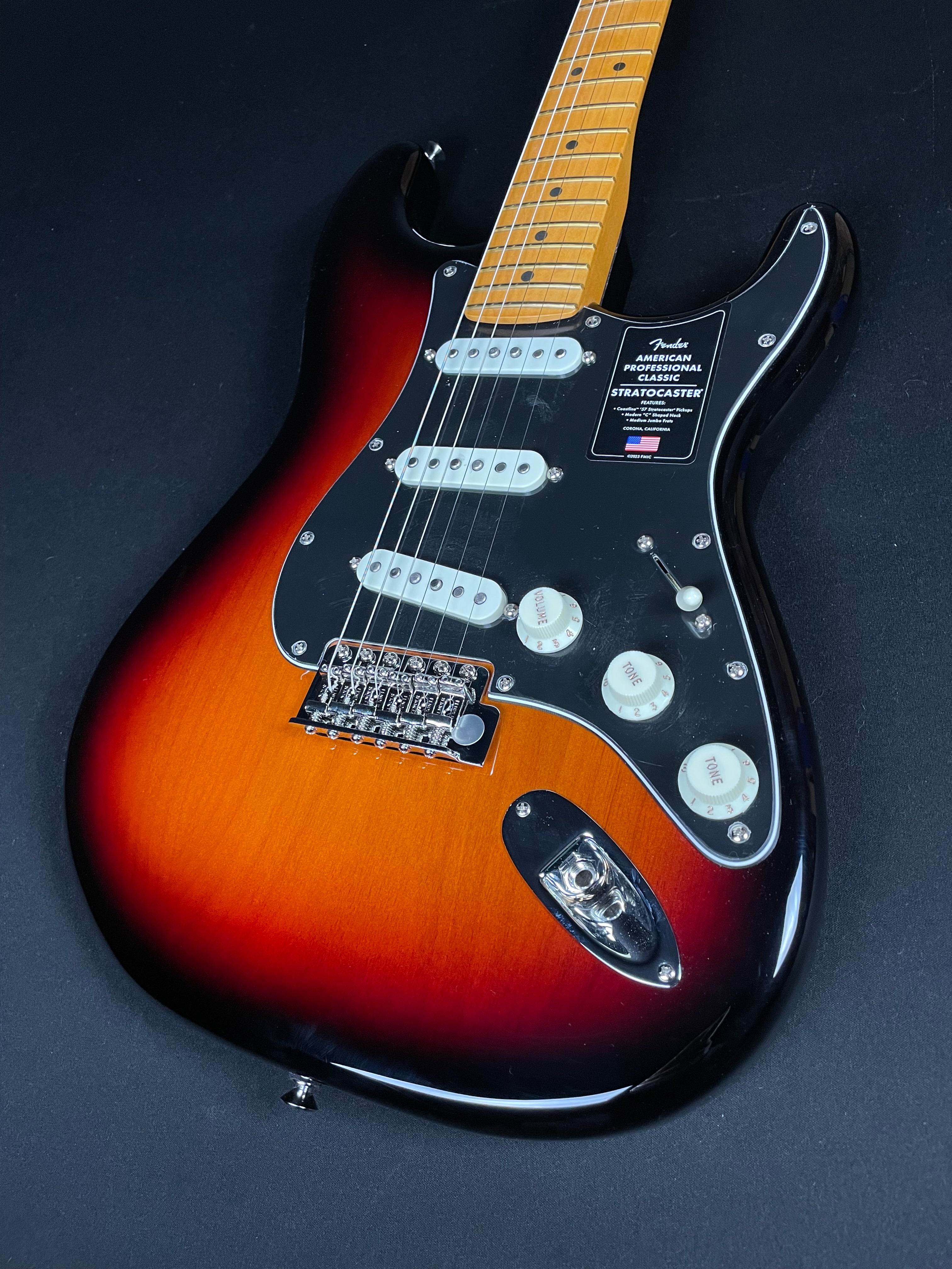 Fender American Professional Classic Stratocaster - 3-Color Sunburst