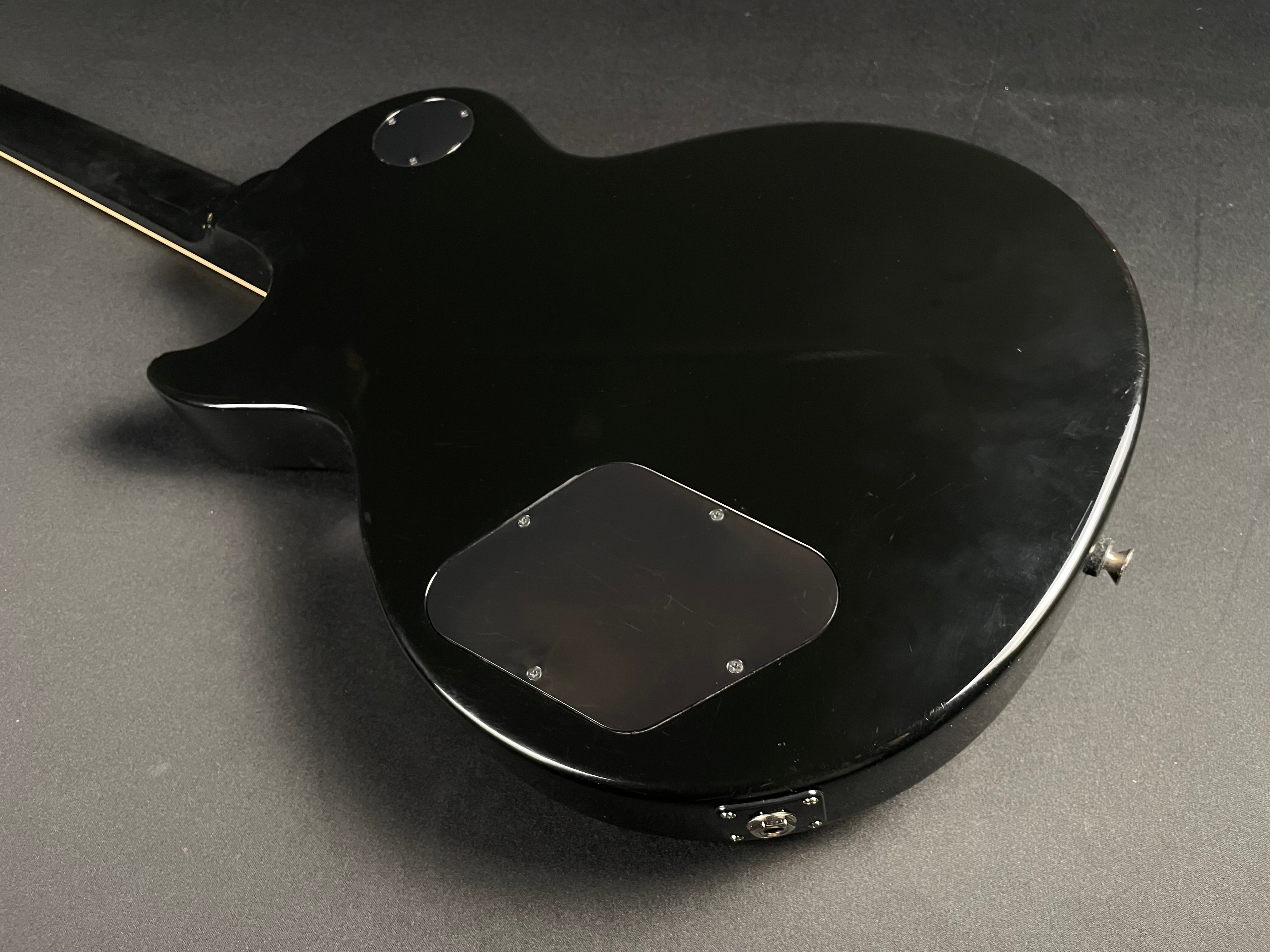 Gibson Les Paul Studio w/ Soft Case - Black (2022)