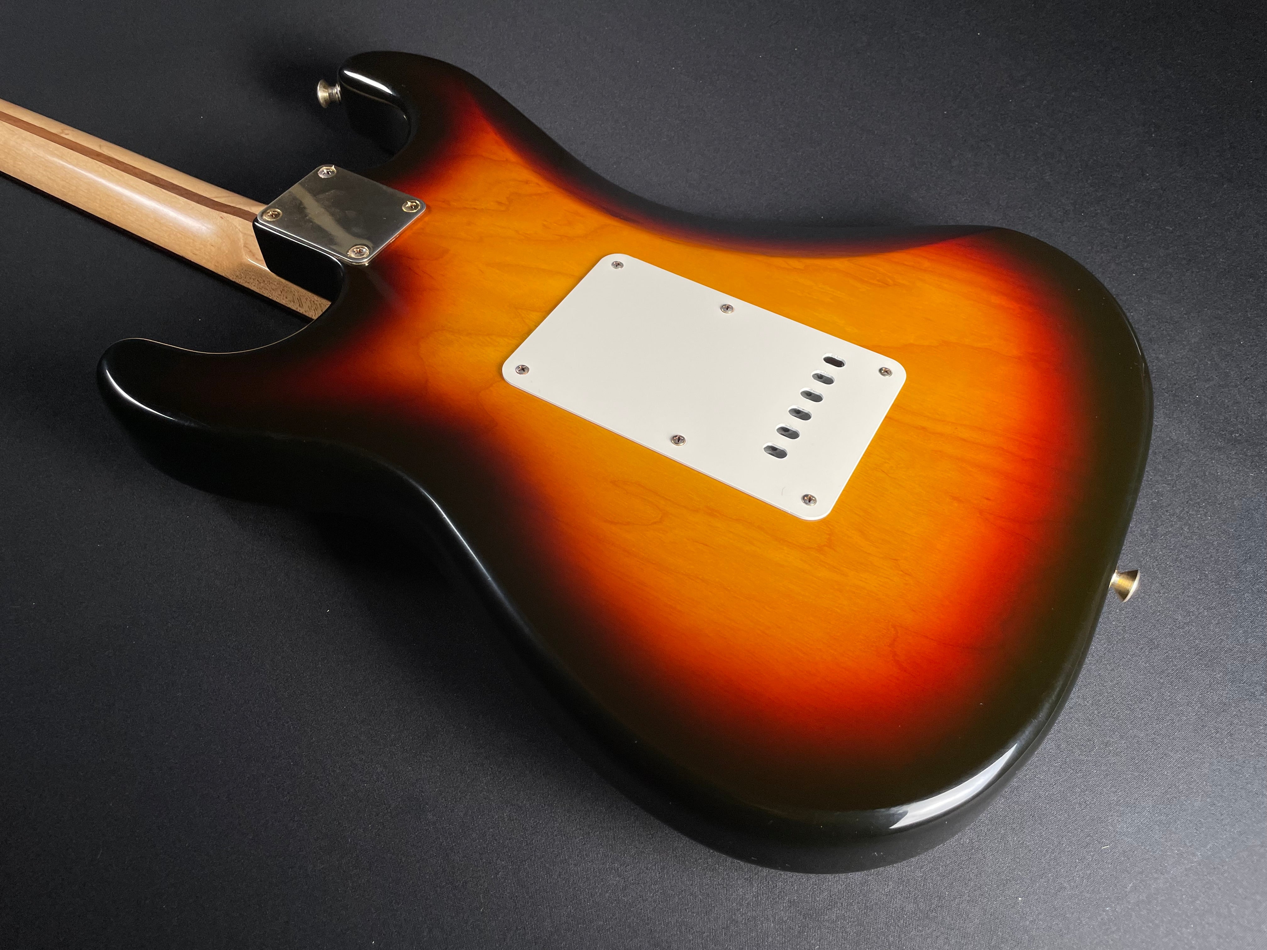 Fender Deluxe Players Strat, Rosewood - 3-Color Sunburst (2006)
