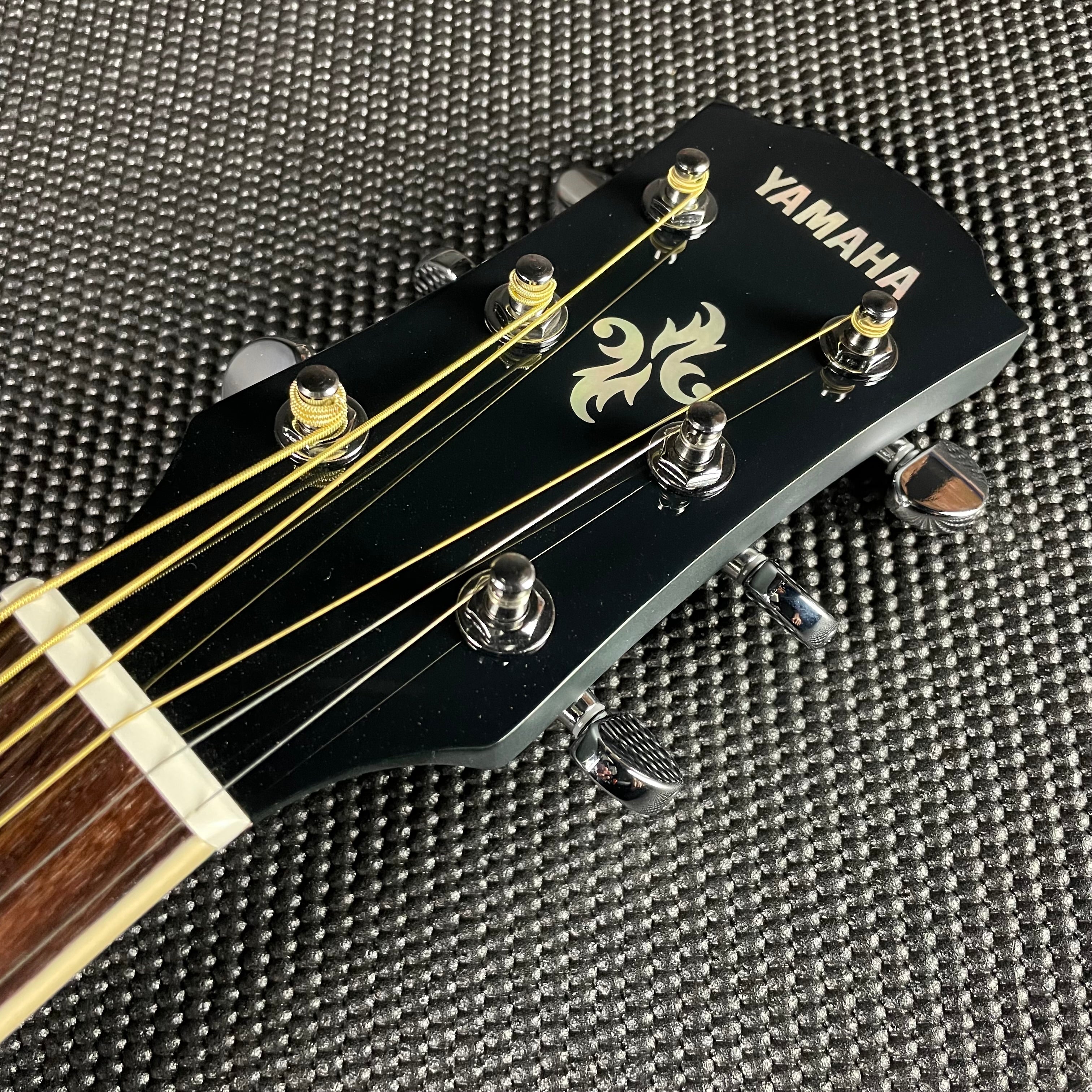 Yamaha APX600 Thinline Acoustic- Oriental Blue Burst - Metronome Music Inc.