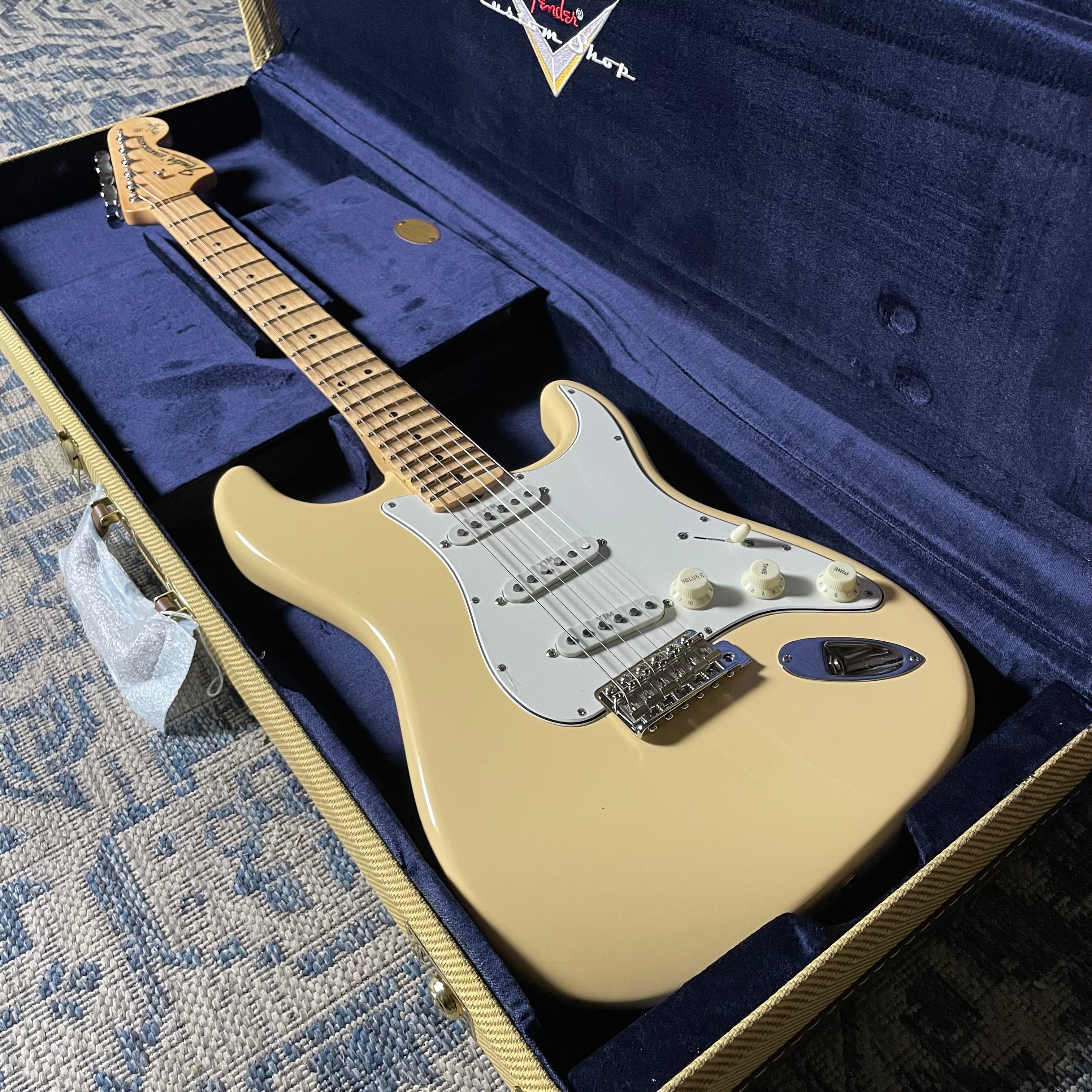 Fender Custom Shop Yngwie Malmsteen Signature, Scalloped - Vintage White - Metronome Music Inc.