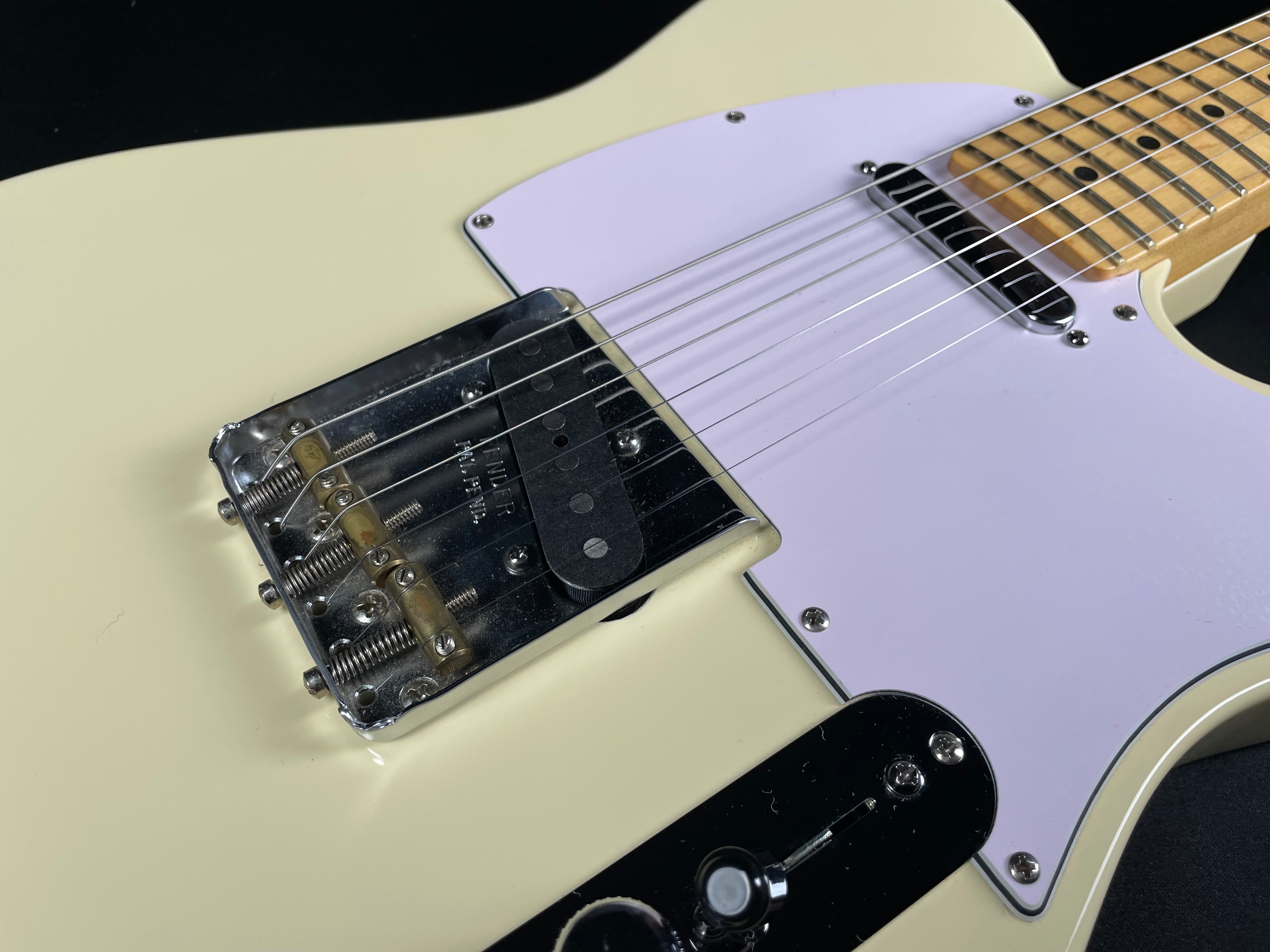 Fender American Special Telecaster - Olympic White (2010) - Metronome Music Inc.