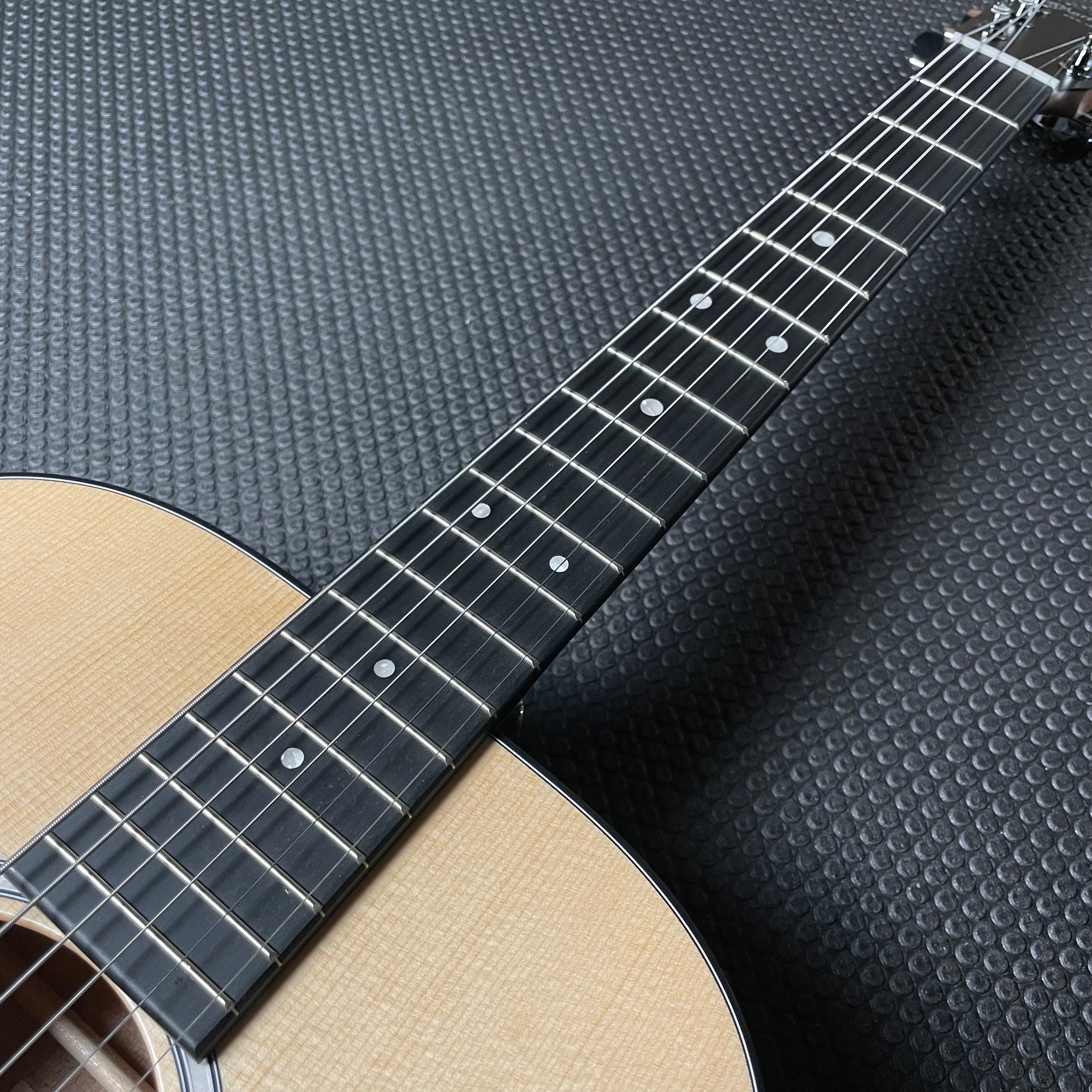 Martin 000Jr-10 Auditorium Junior w/Bag - Natural - Metronome Music Inc.