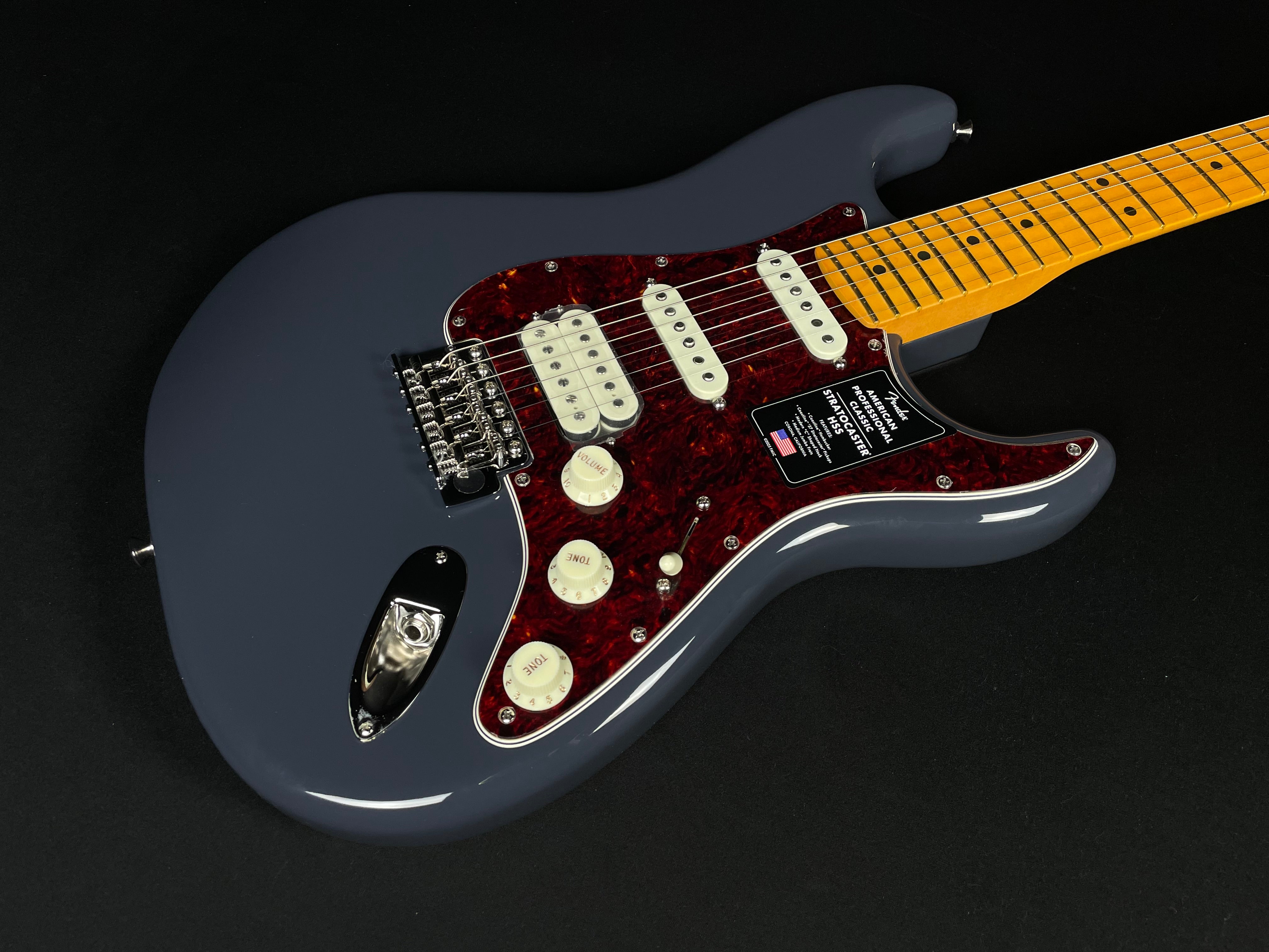 Fender American Professional Classic Stratocaster - HSS, Faded Black