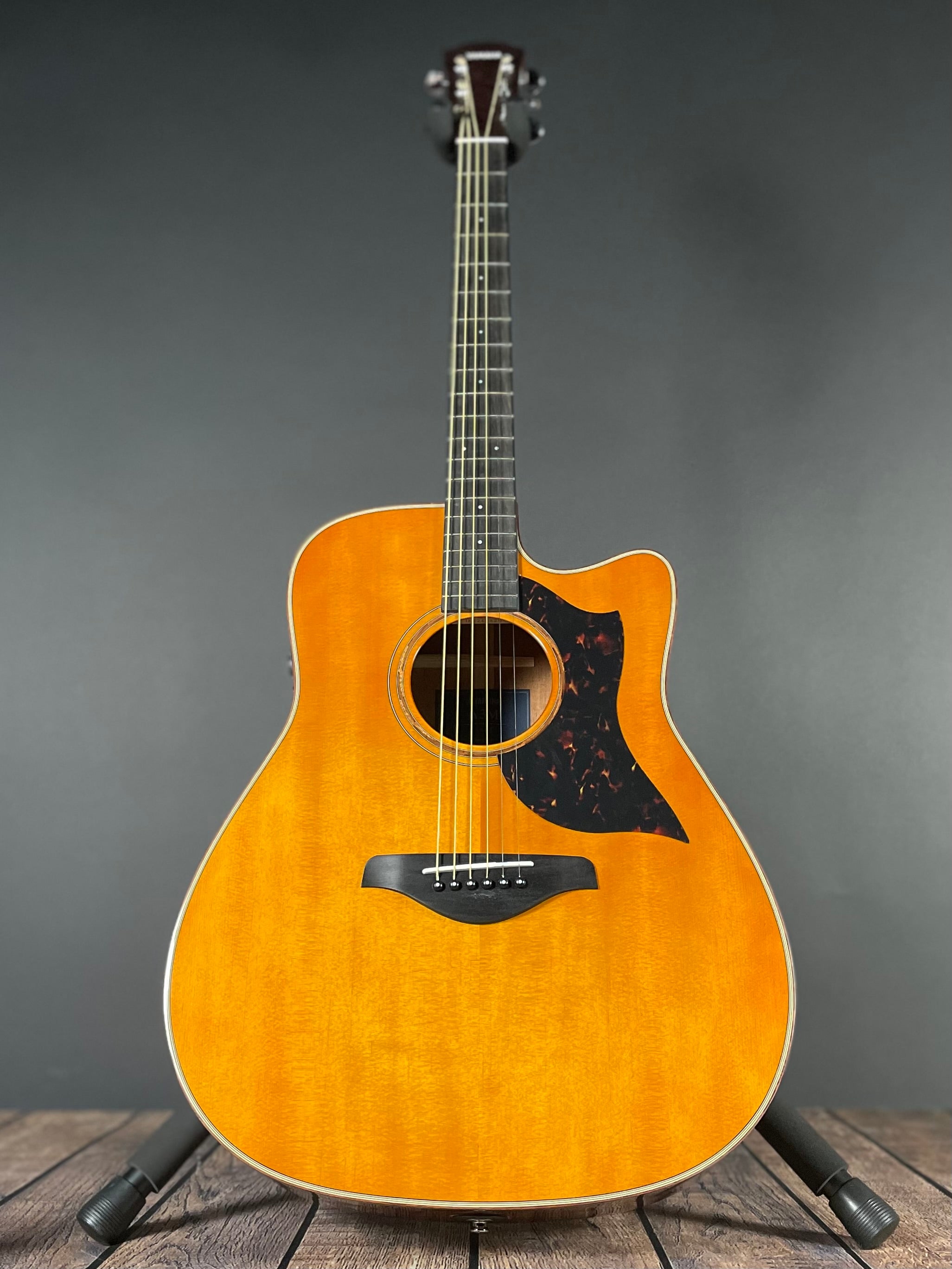 Yamaha A3M Mahogany Western Cutaway, All-Solid - Vintage - Metronome Music Inc.