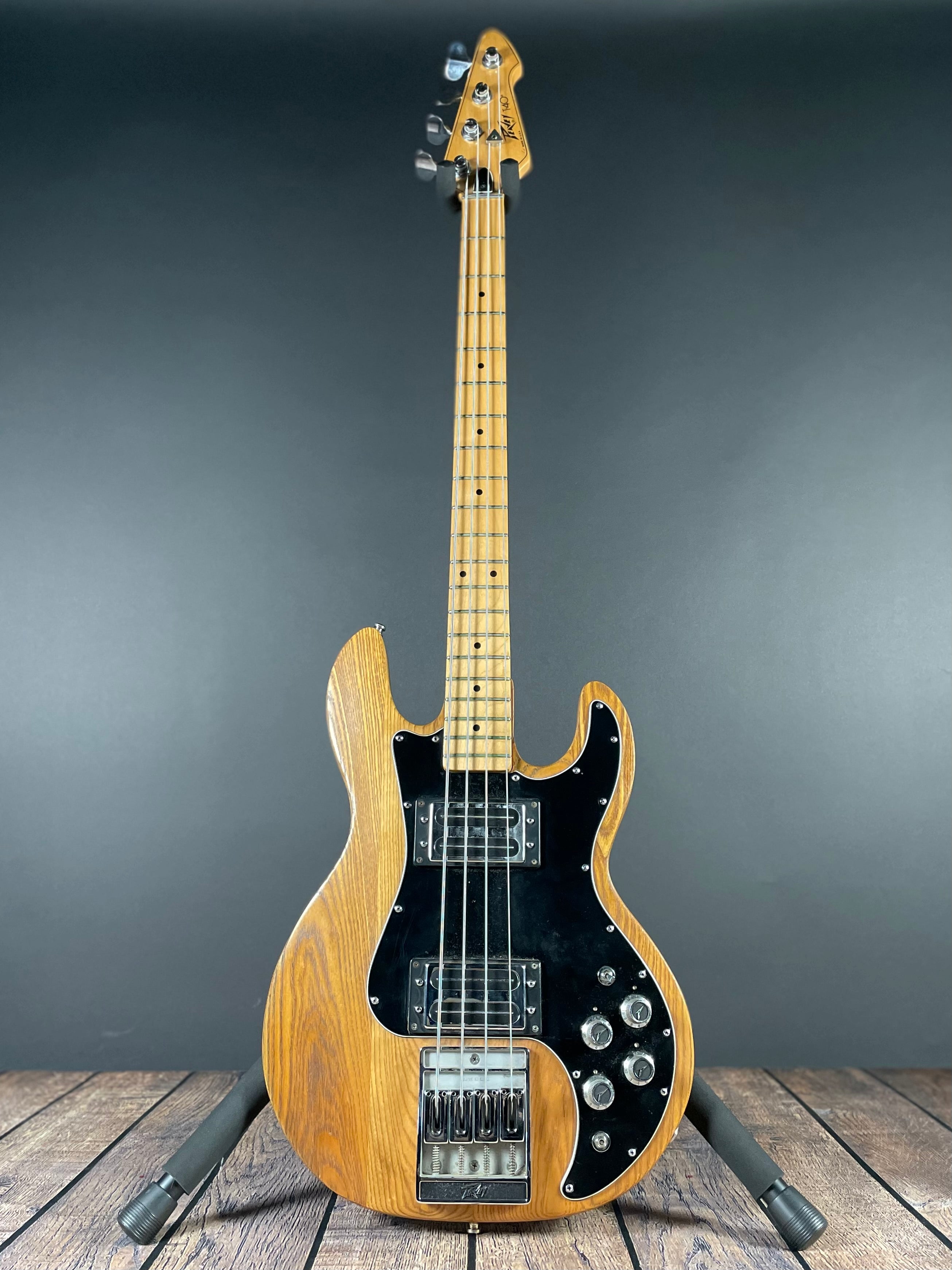 Peavy T-40 Bass Guitar w/OHSC (1982) - Metronome Music Inc.