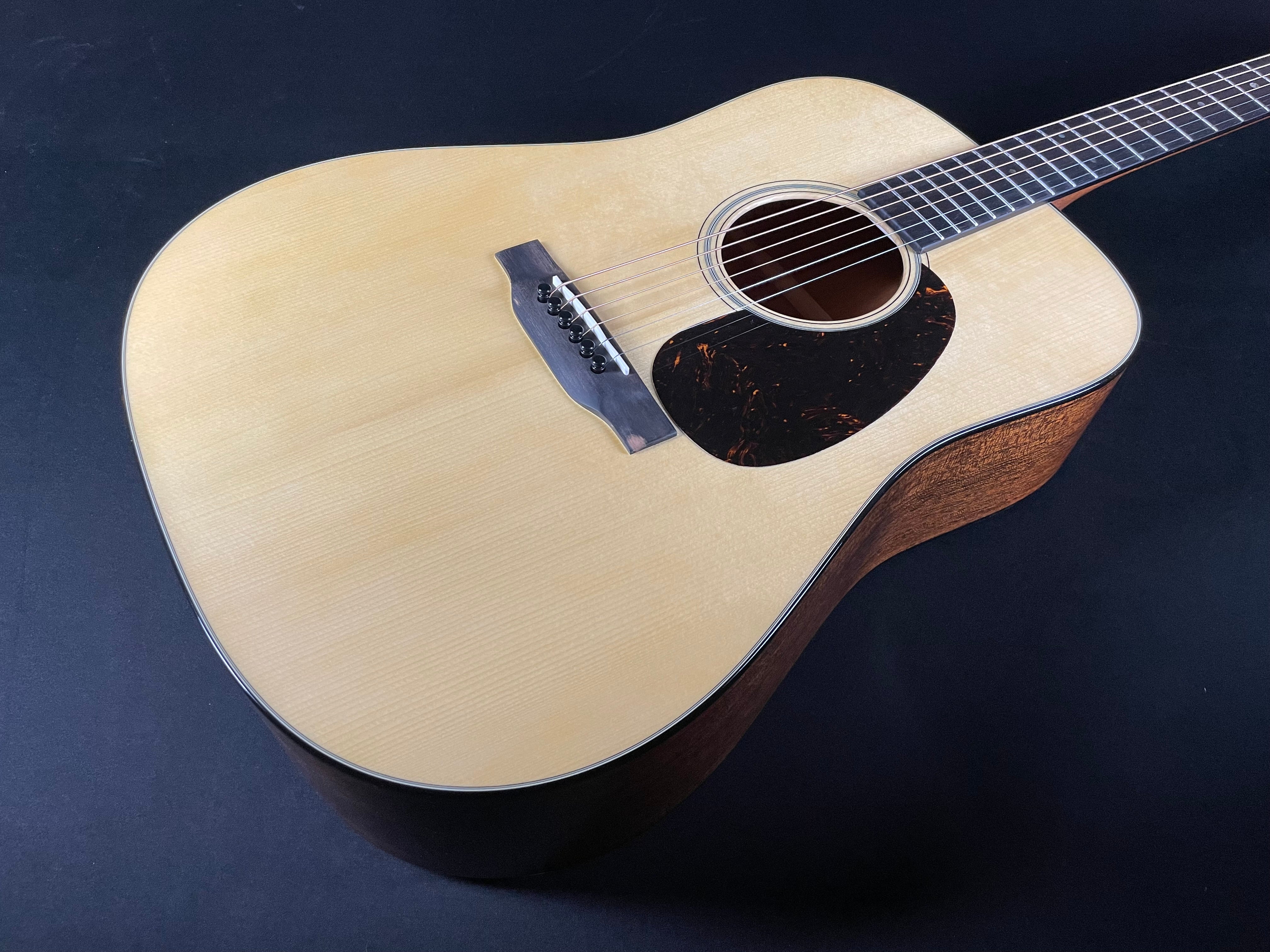 Martin Custom Shop D-18 w/Hardshell Case - Natural (2025)