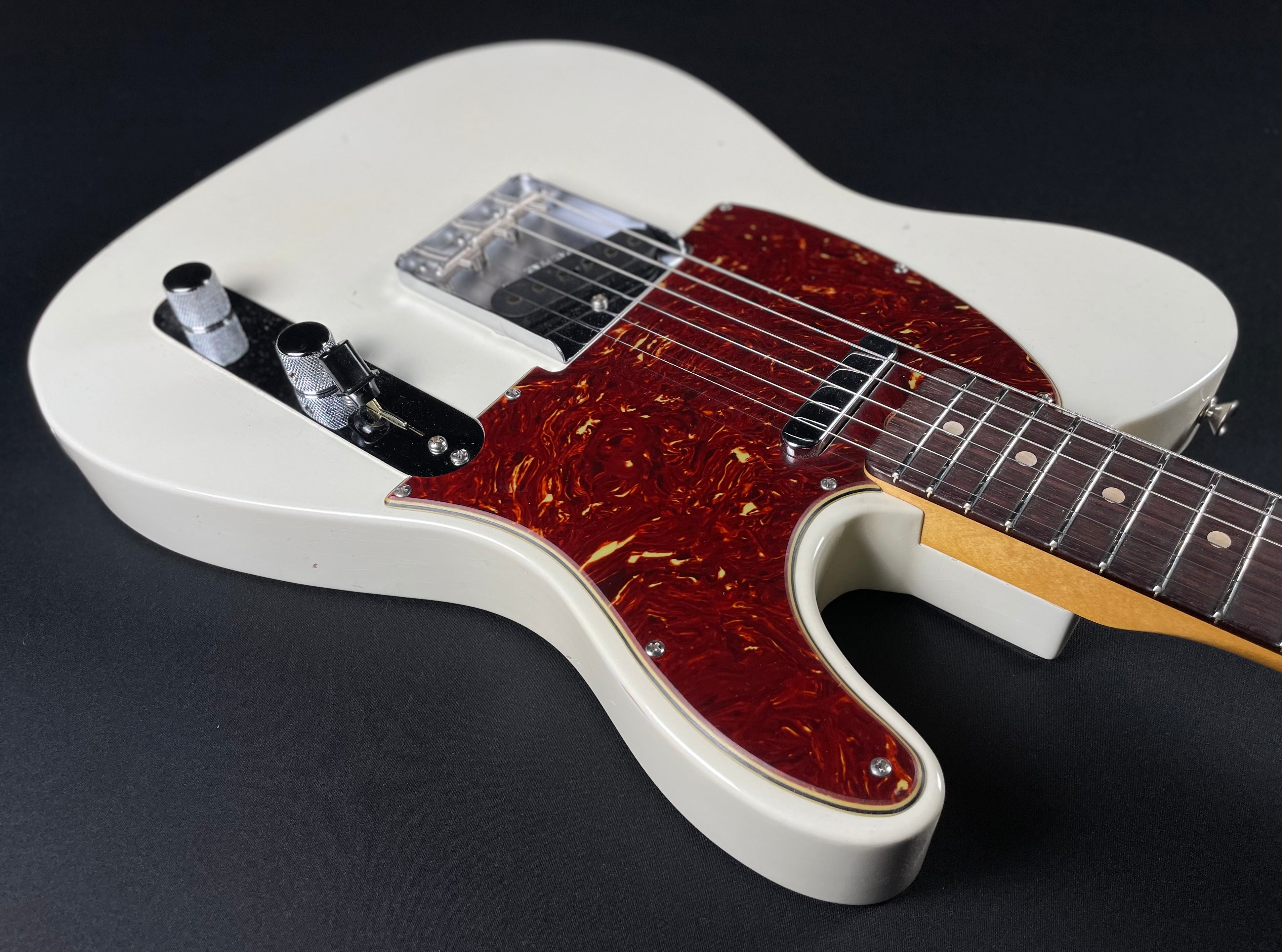 Fender Custom Shop 1963 Telecaster Journeyman - Aged Olympic White (2025) - Metronome Music Inc.
