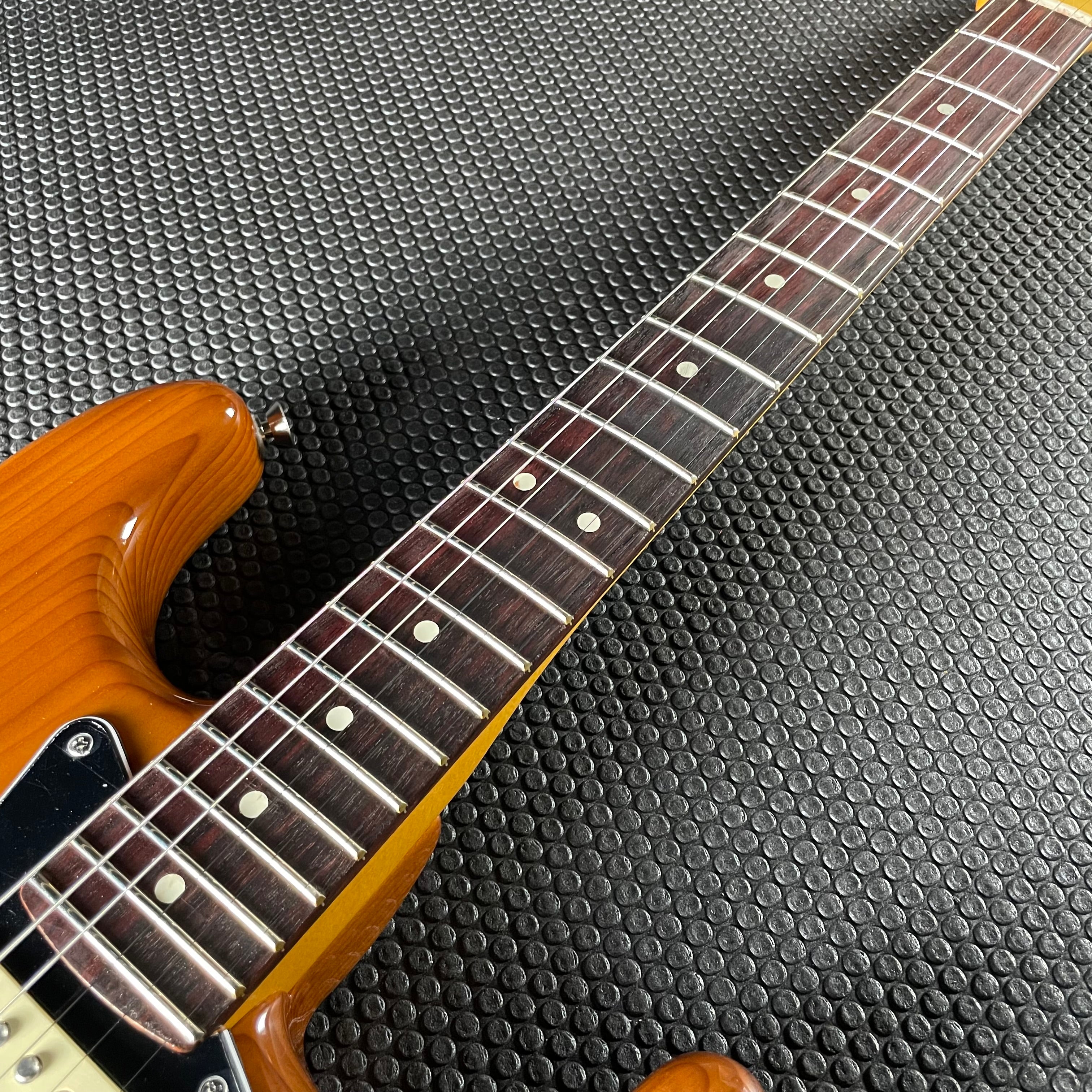Fender American Professional II Stratocaster, Rosewood- Roasted Pine (7lbs 8oz) - Metronome Music Inc.