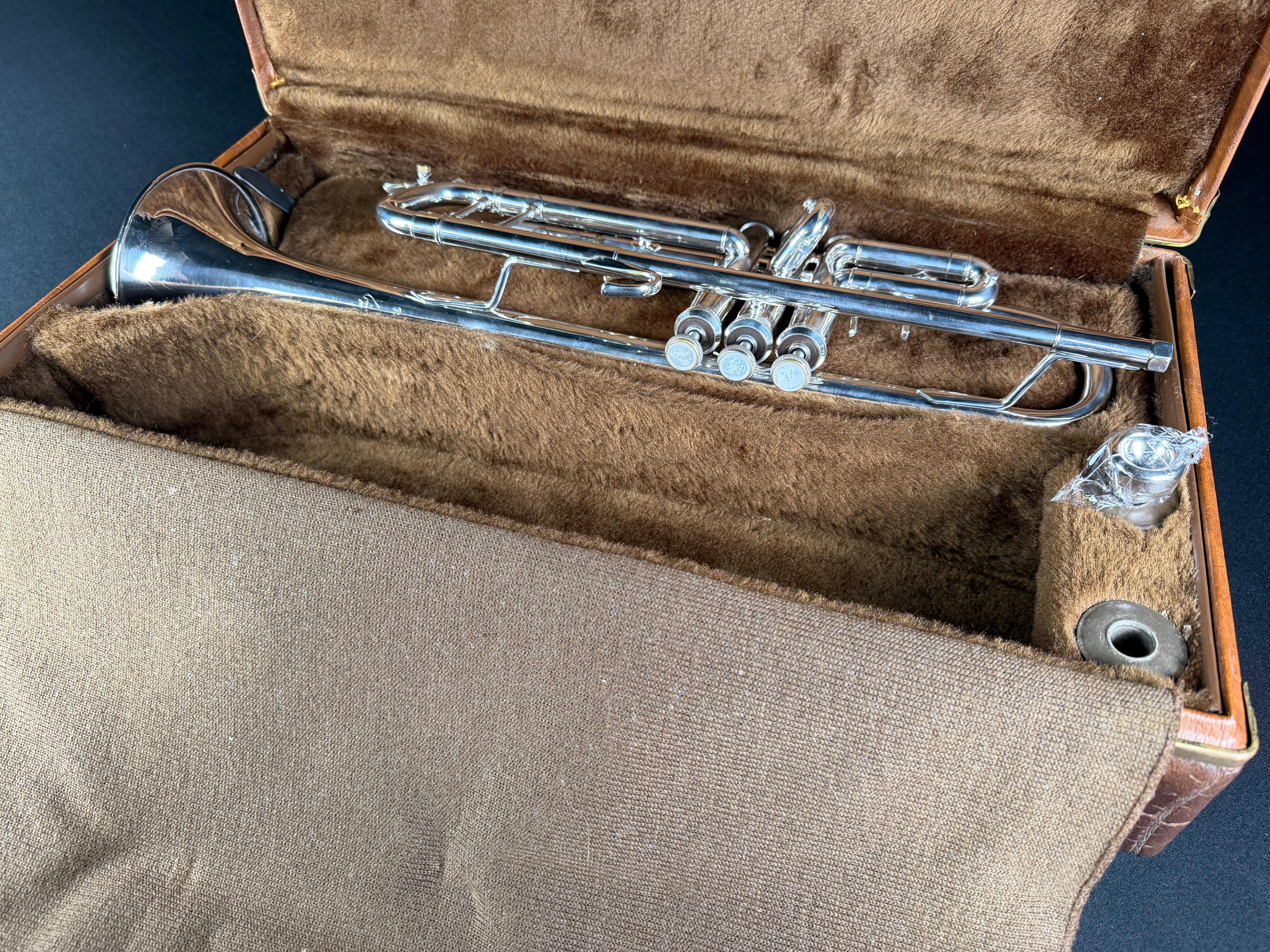 Bach Stradivarius Model 37 Bb Trumpet - Silver-Plated (1980s) - Metronome Music Inc.