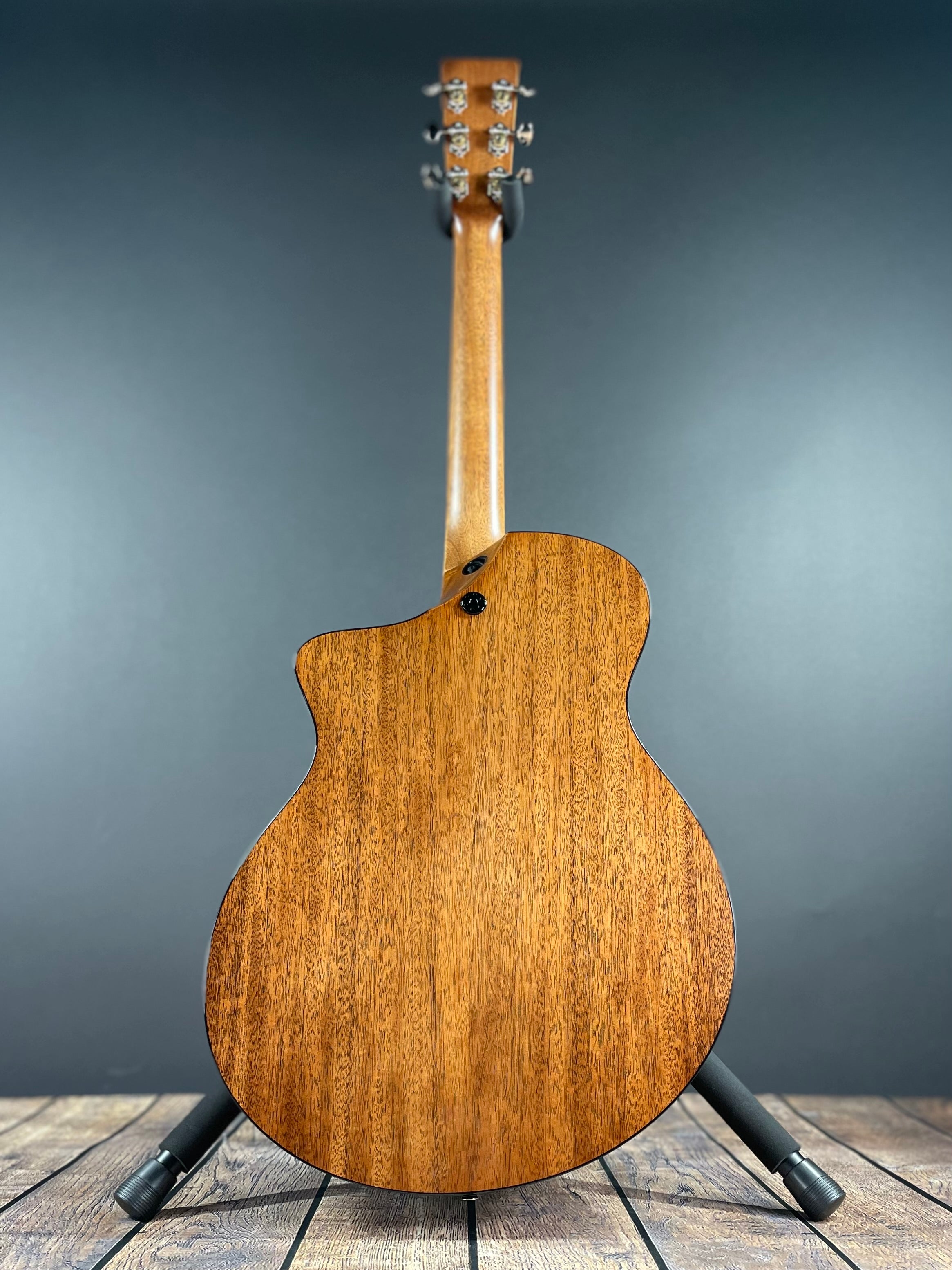 Martin SC-18E Standard w/Hardshell Case - Natural