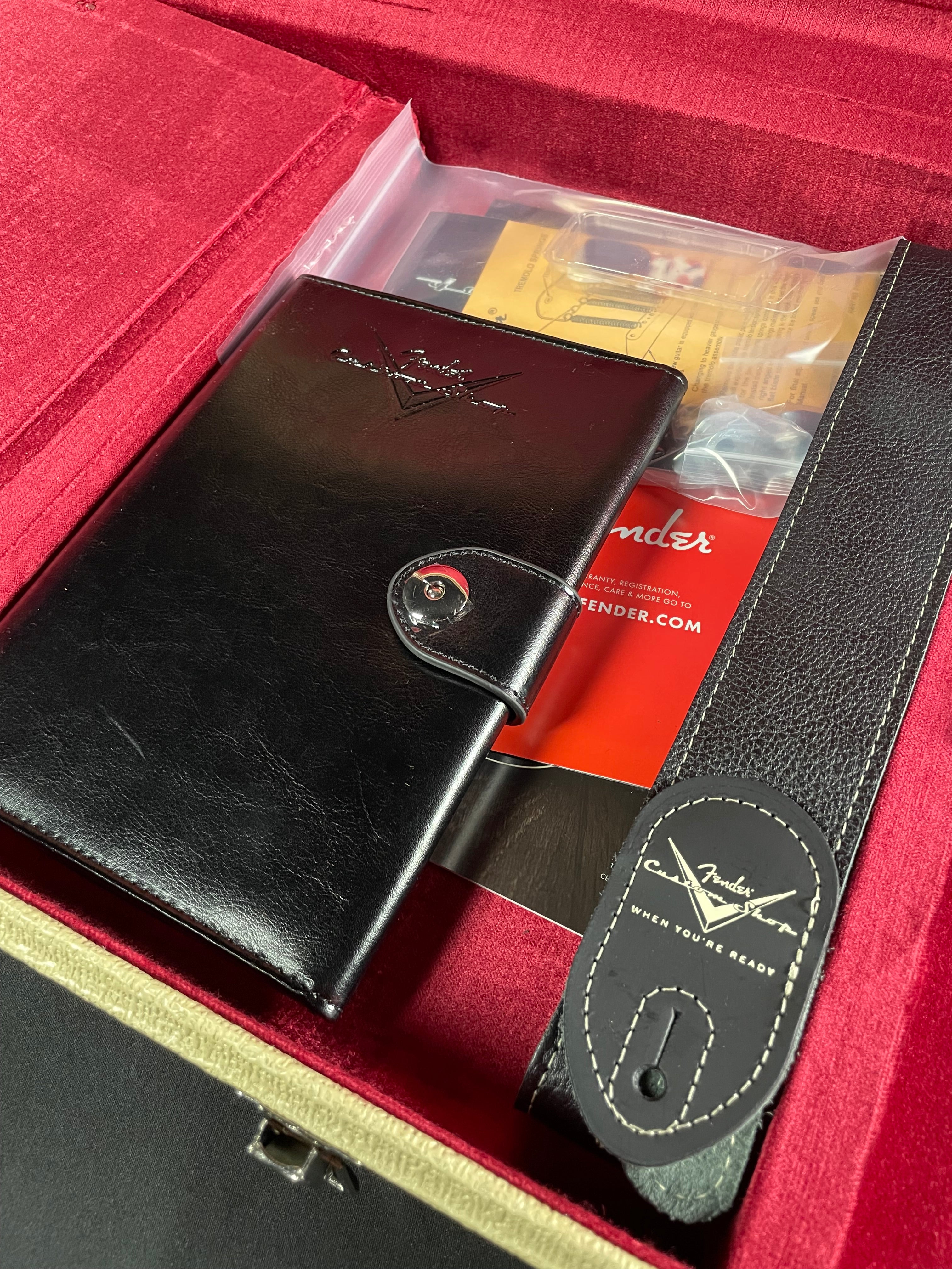 Fender Custom Shop Custom Deluxe Strat NOS - Black Sparkle (2025)