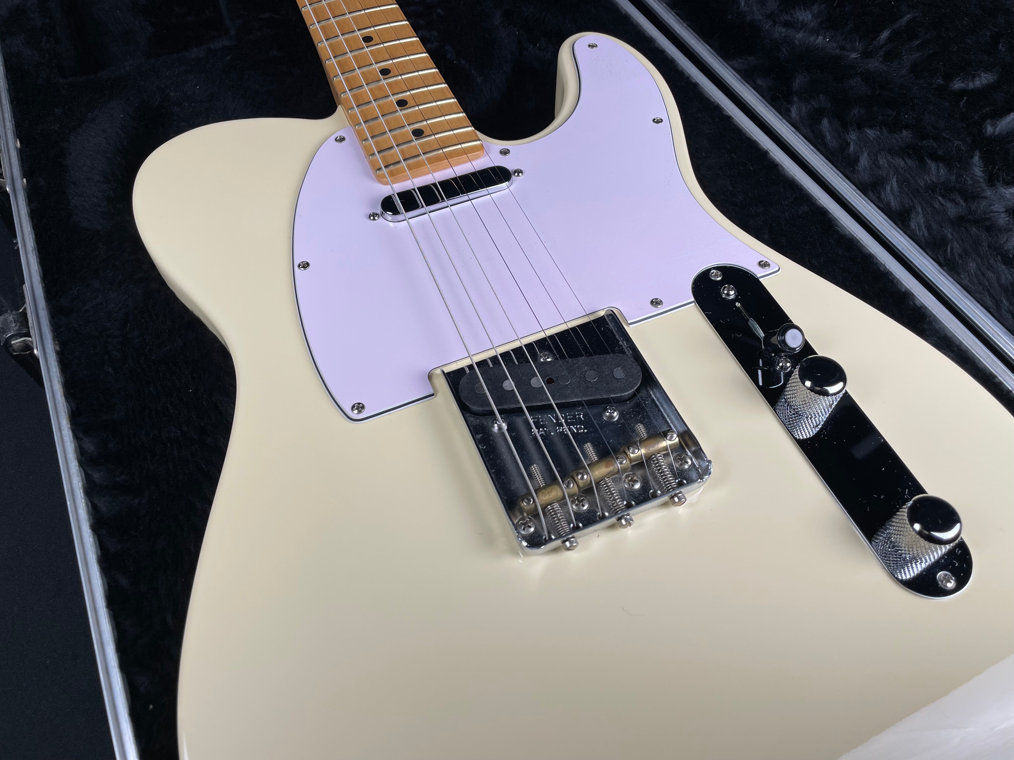Fender American Special Telecaster - Olympic White (2010) - Metronome Music Inc.